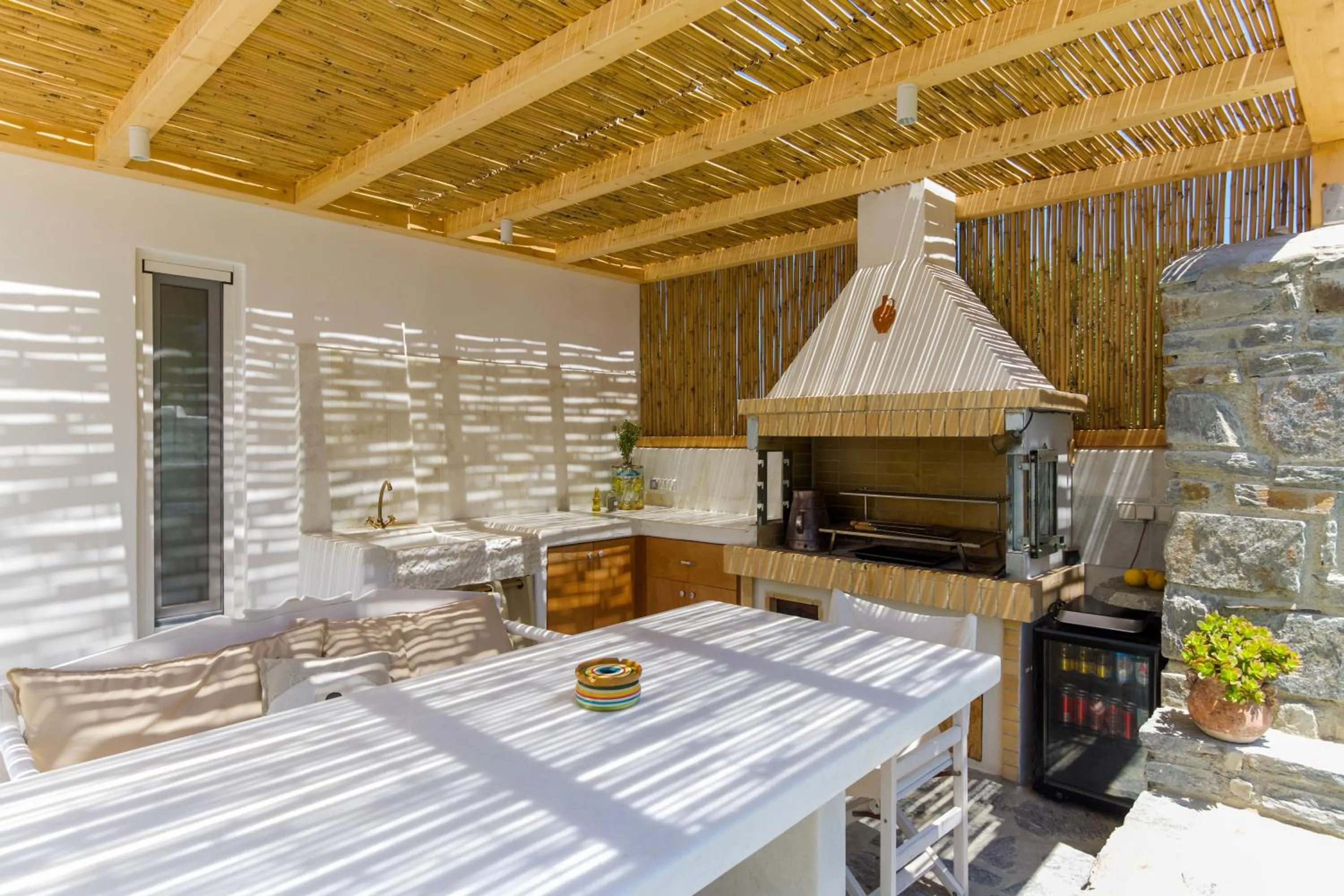 BBQ facilities in Crystal Dreams