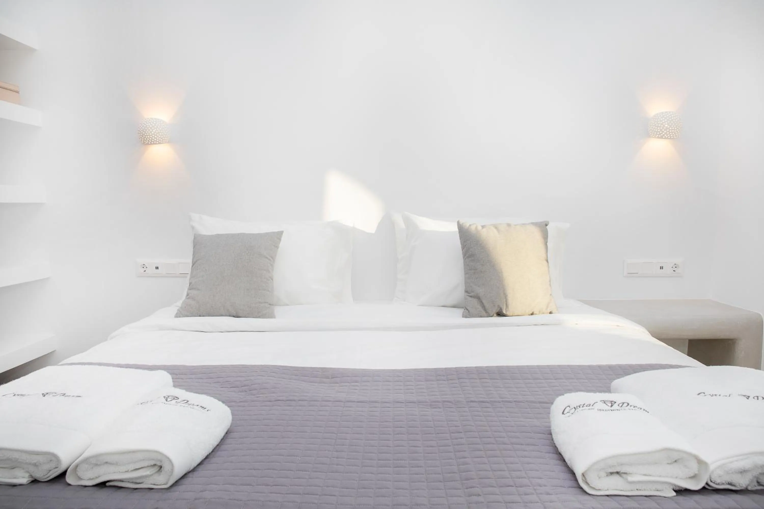 Bedroom, Bed in Crystal Dreams