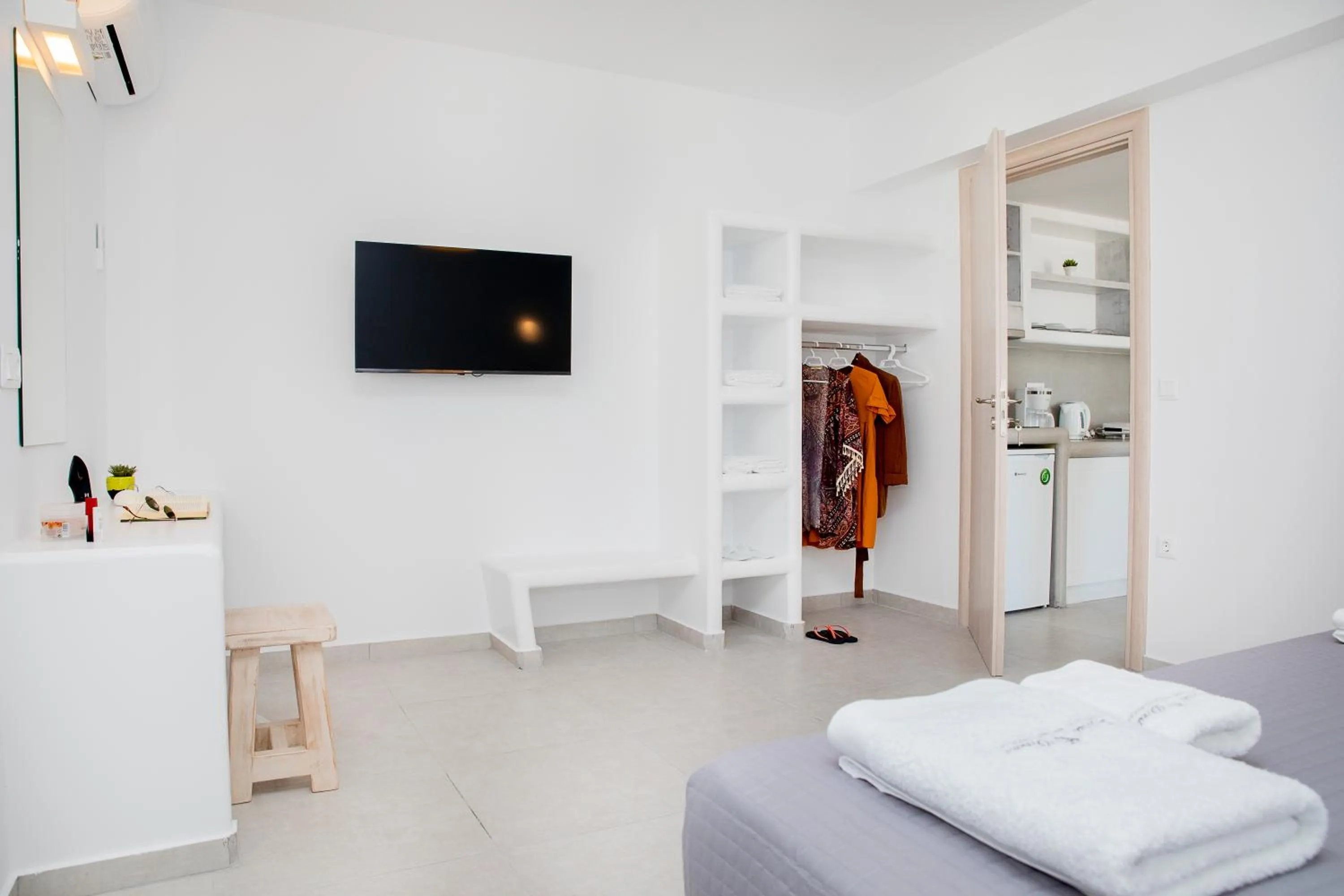 TV and multimedia, Bed in Crystal Dreams