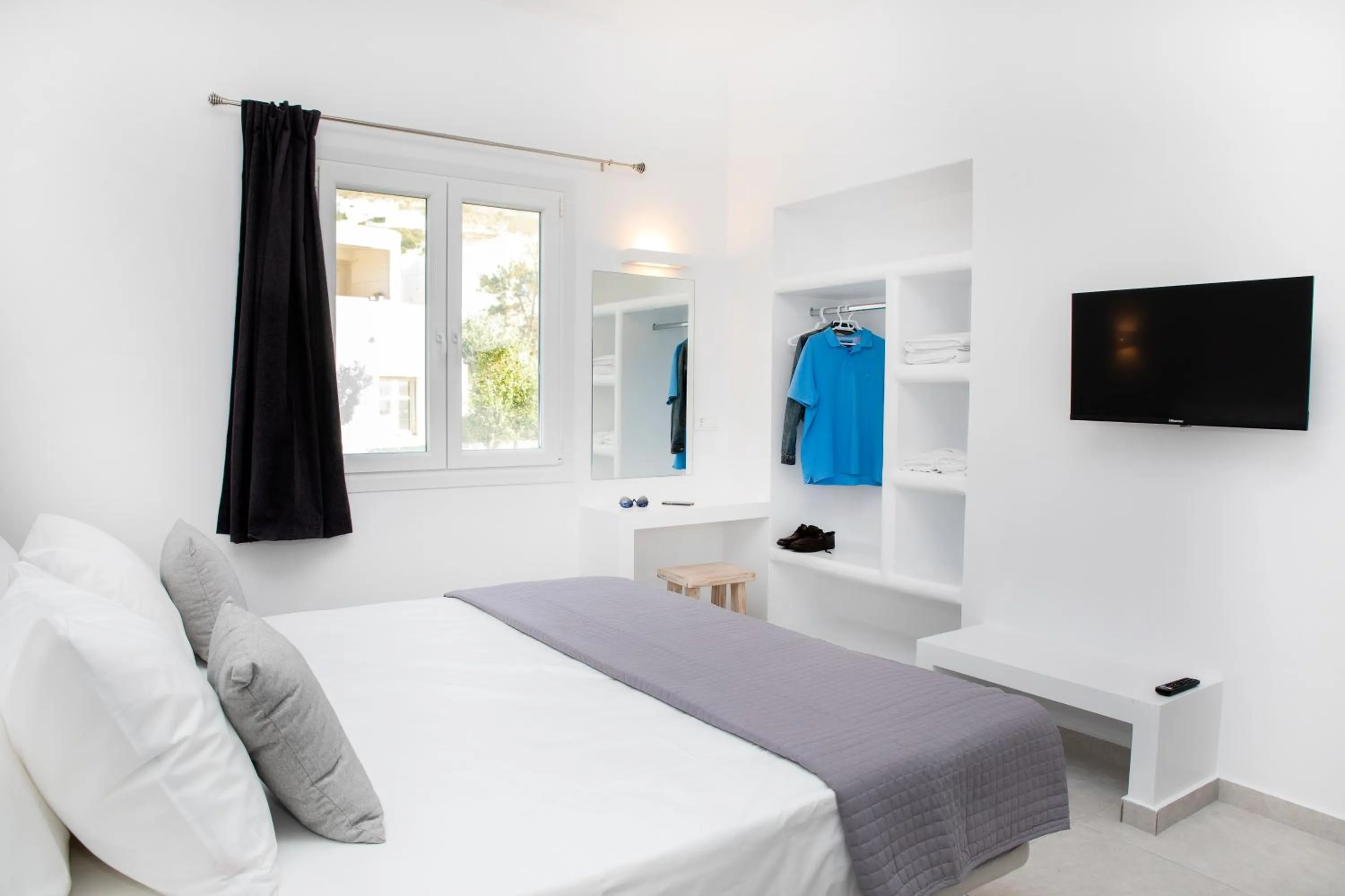 Bed in Crystal Dreams