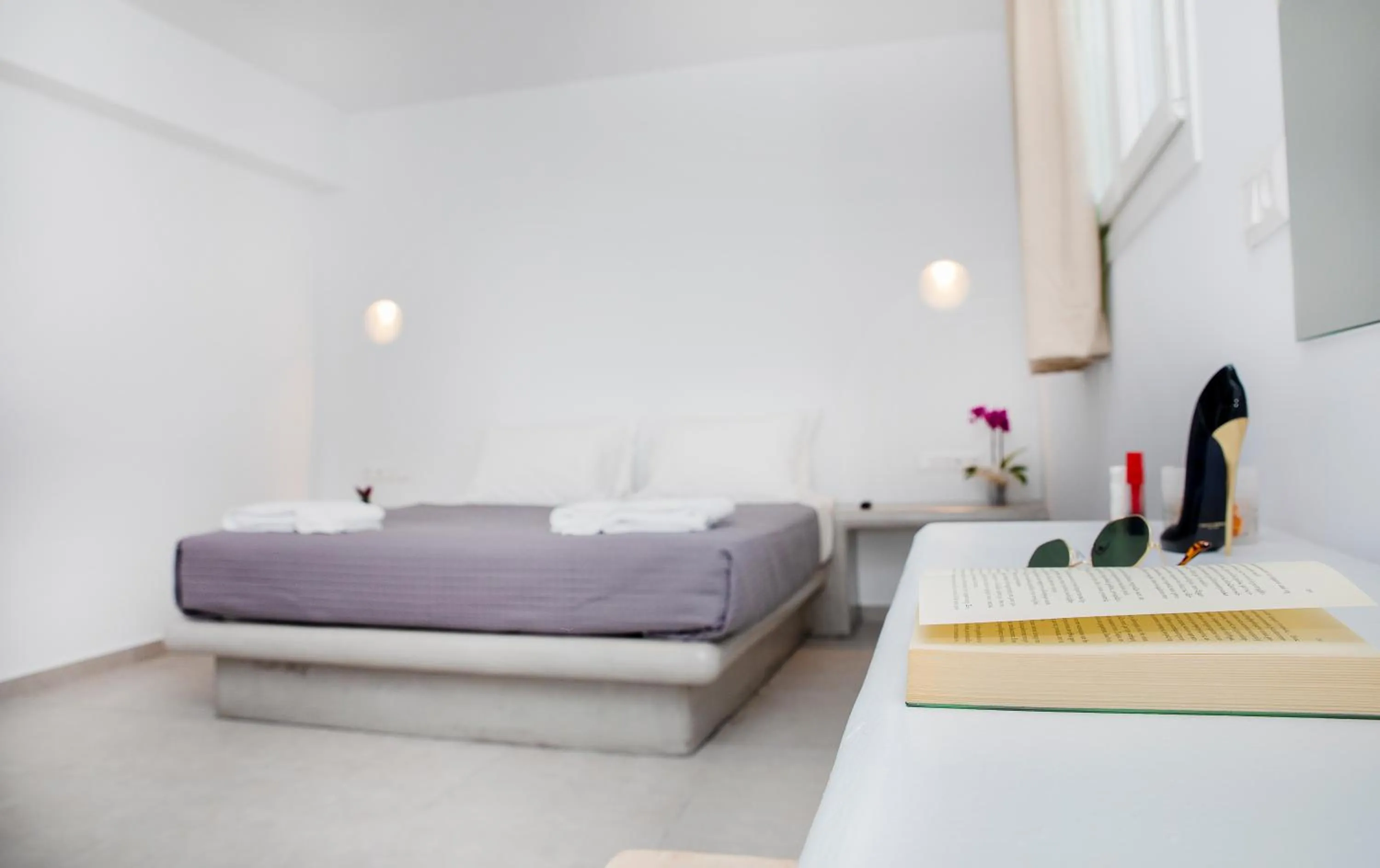 Decorative detail, Bed in Crystal Dreams