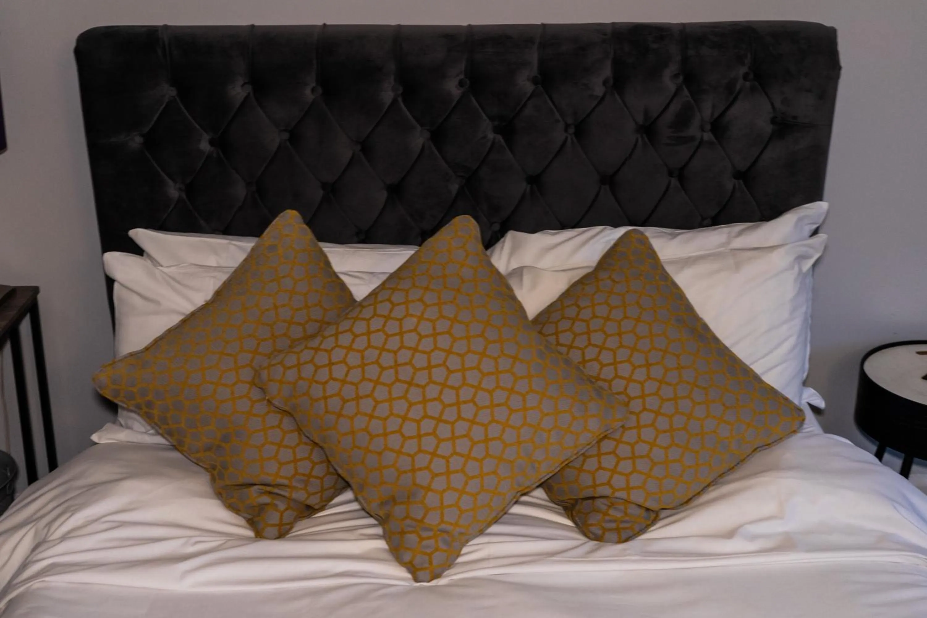 Bedroom, Bed in The lodge at Carlton tavern free parking