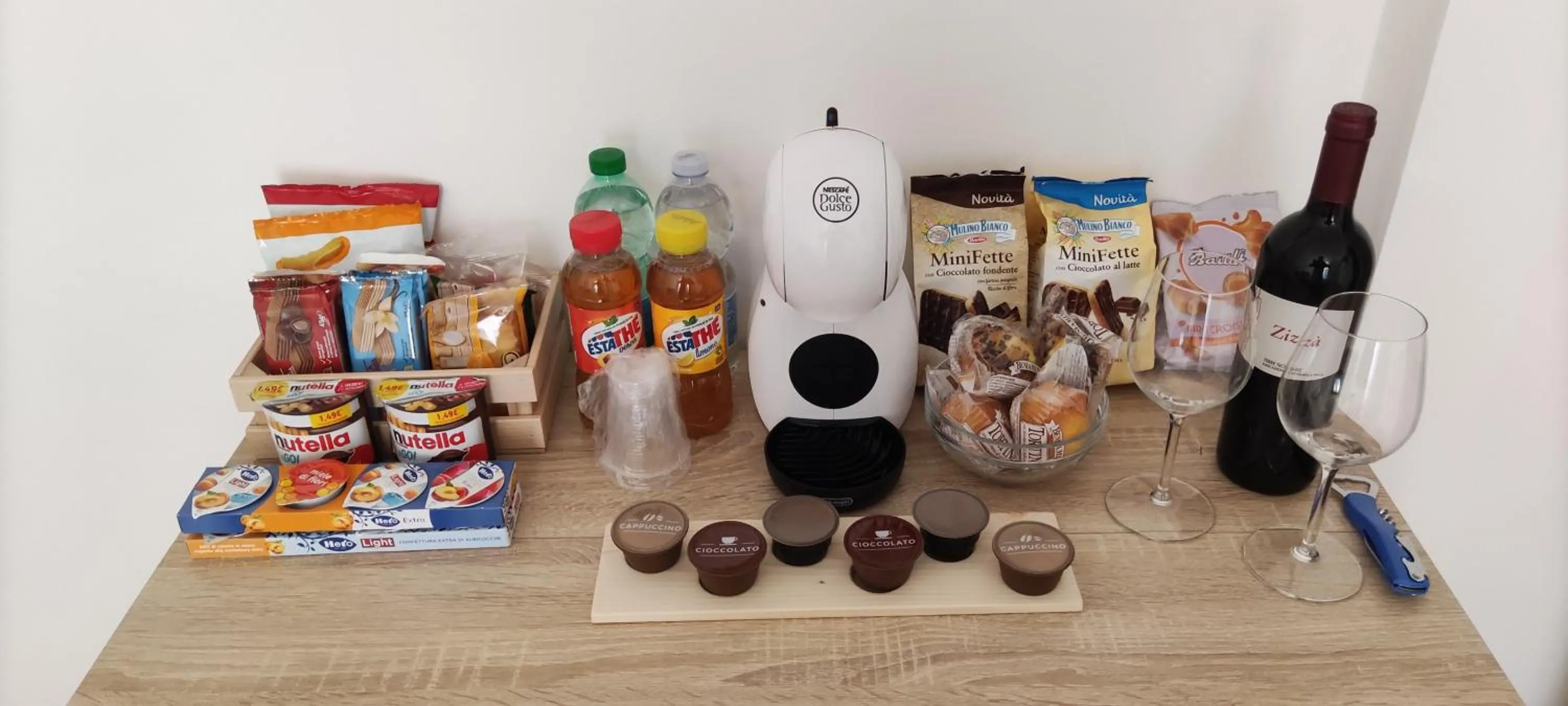 Coffee/tea facilities in G21 Guest House