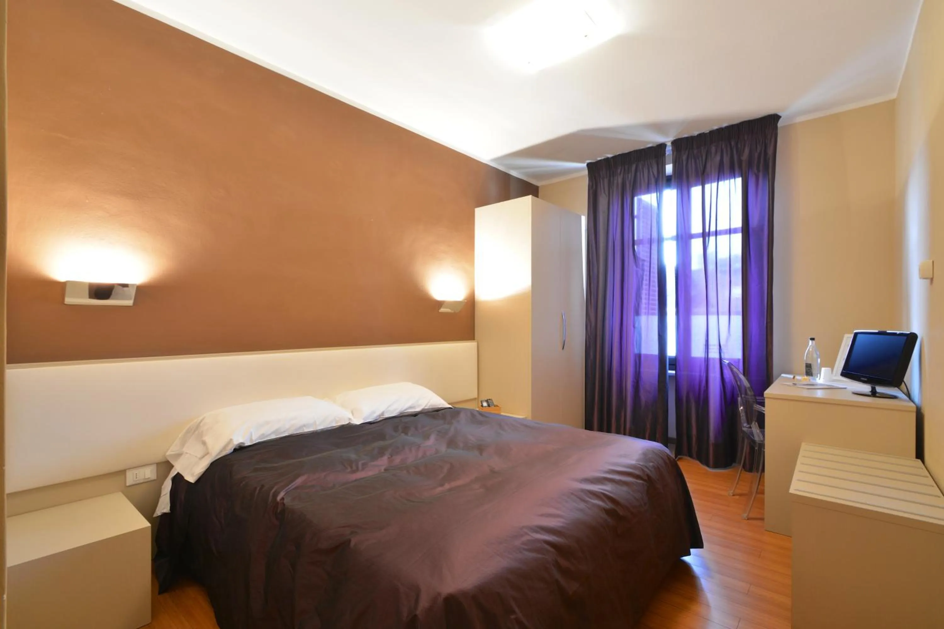 Bedroom, Bed in Matteotti25