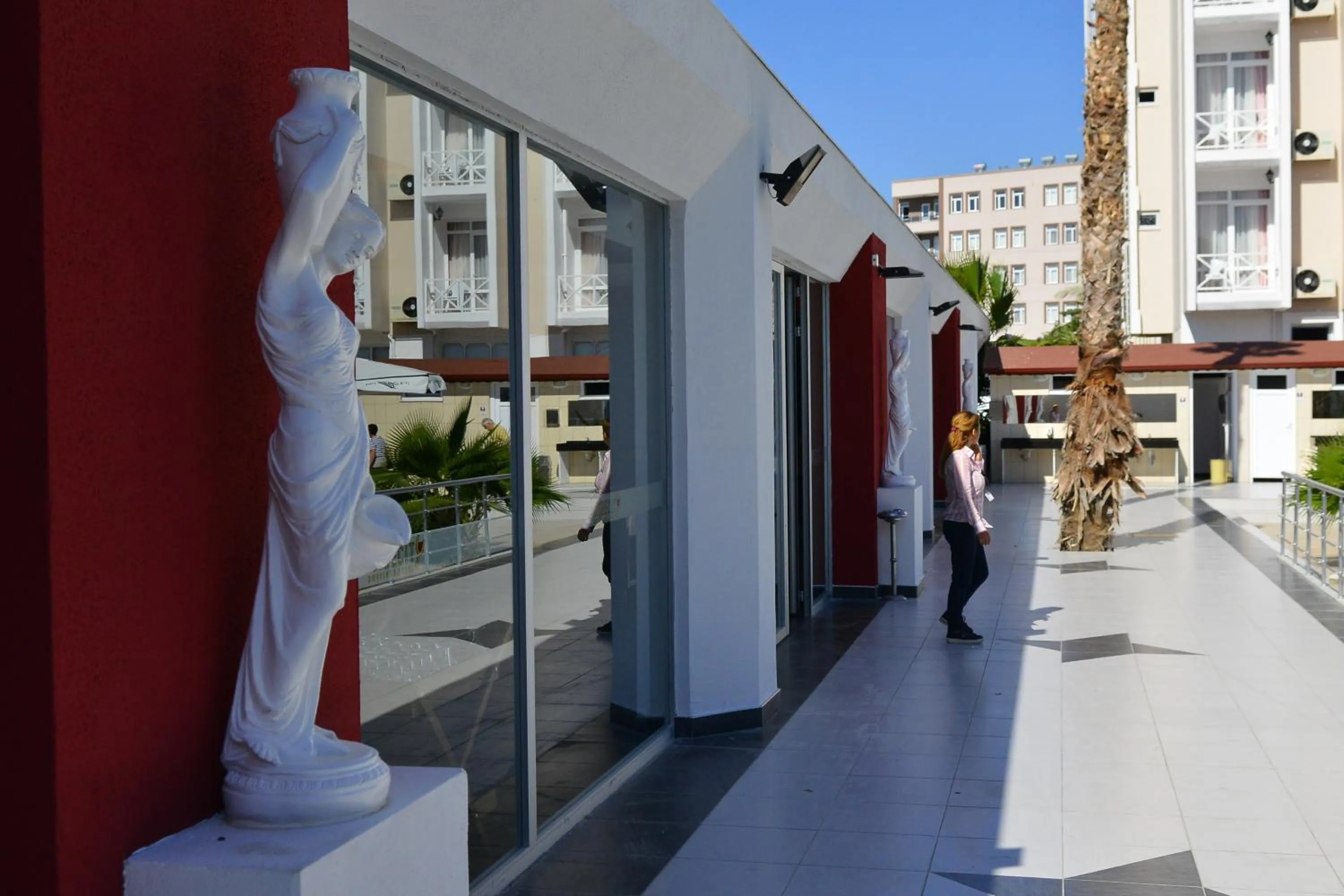 Garden, Balcony/Terrace in Winecity Hotel