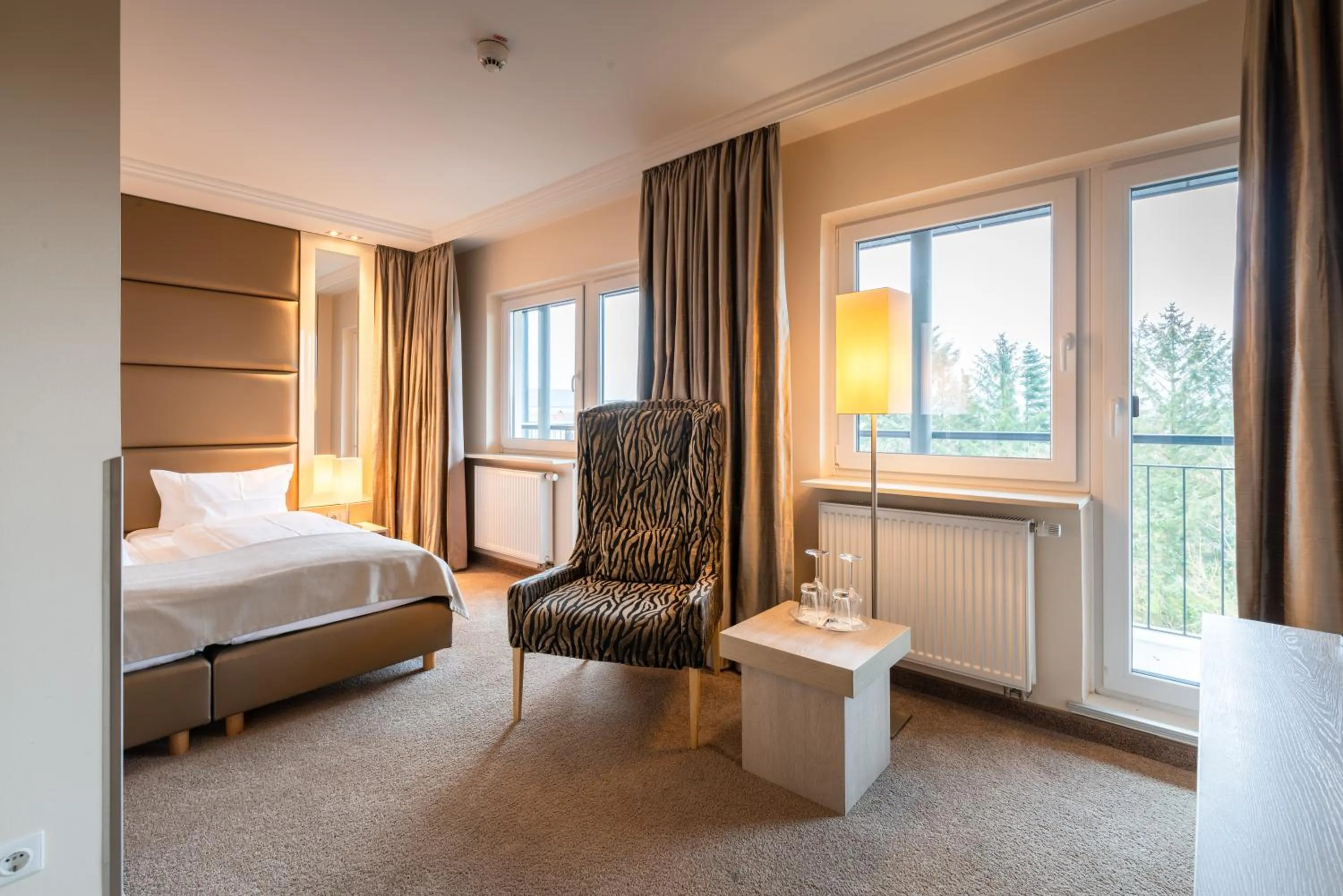 Seating area, Bed in SANDglow