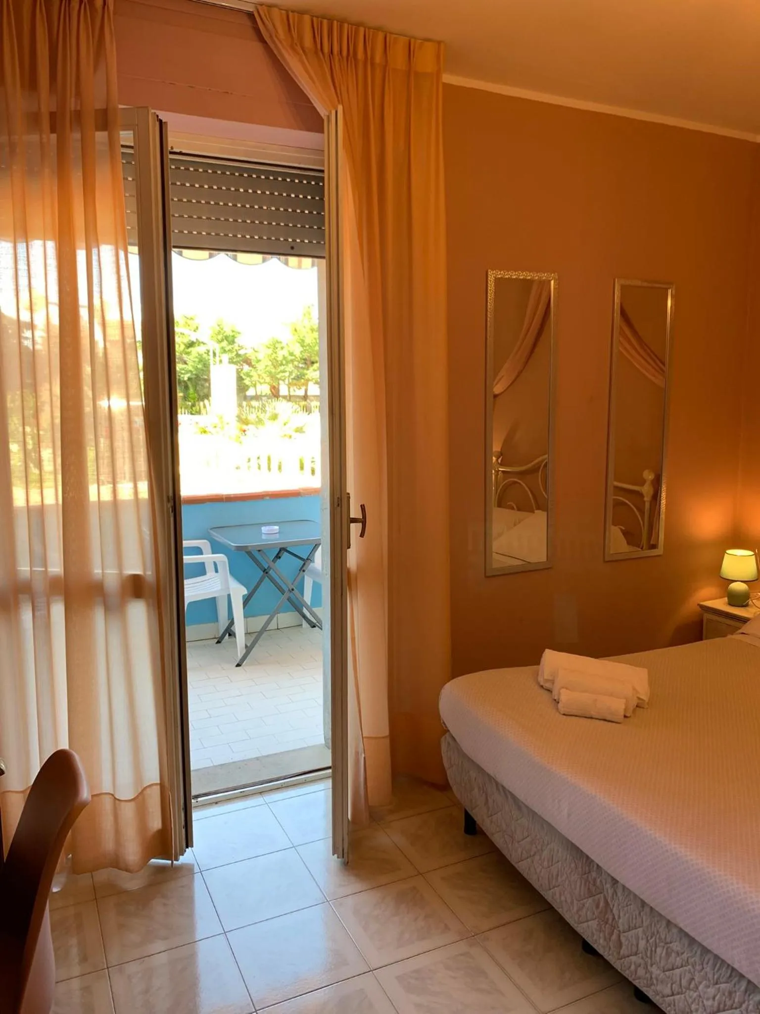 View (from property/room), Bed in Hotel Riva Etrusca