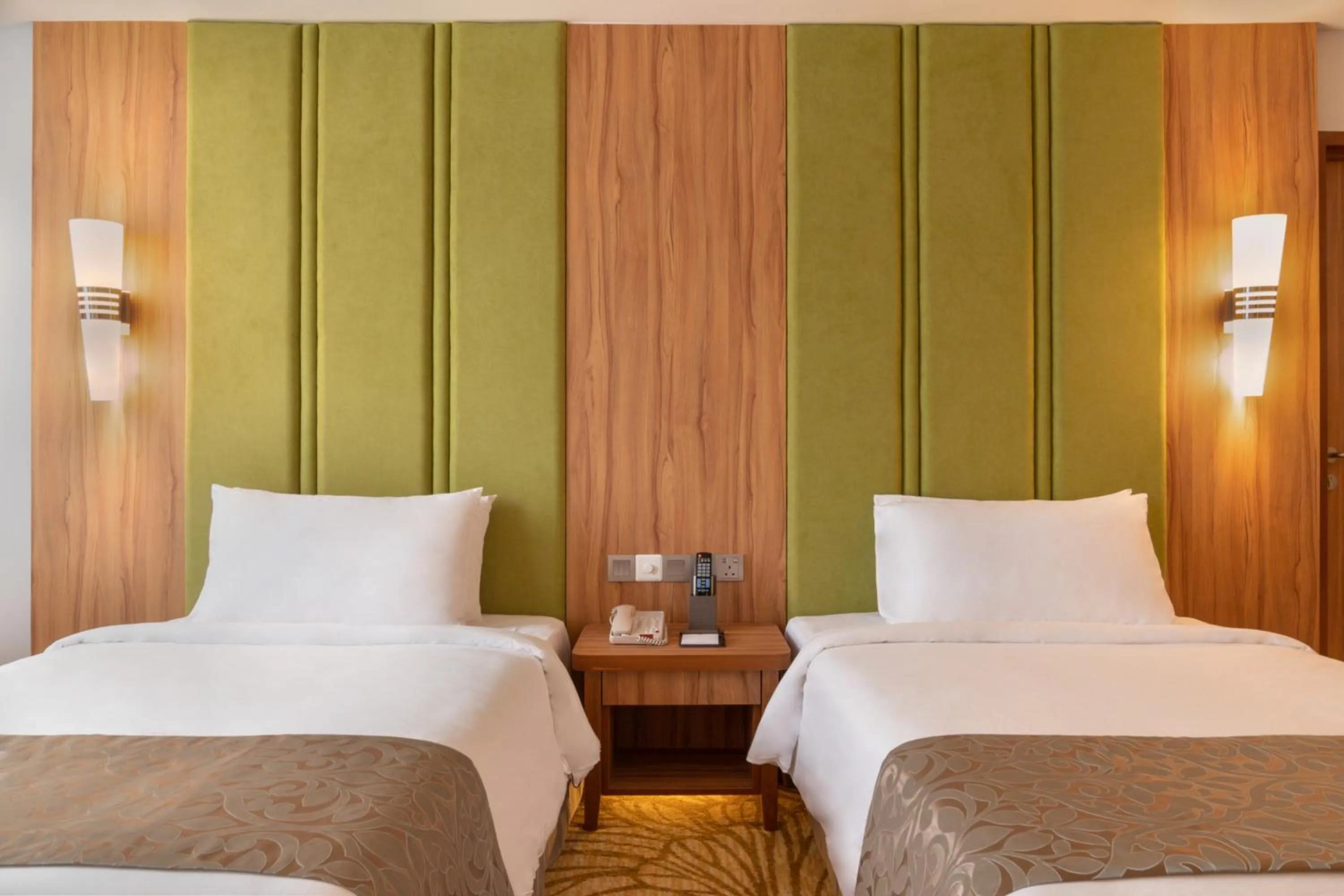 Bedroom, Bed in Zenith Hotel Cameron