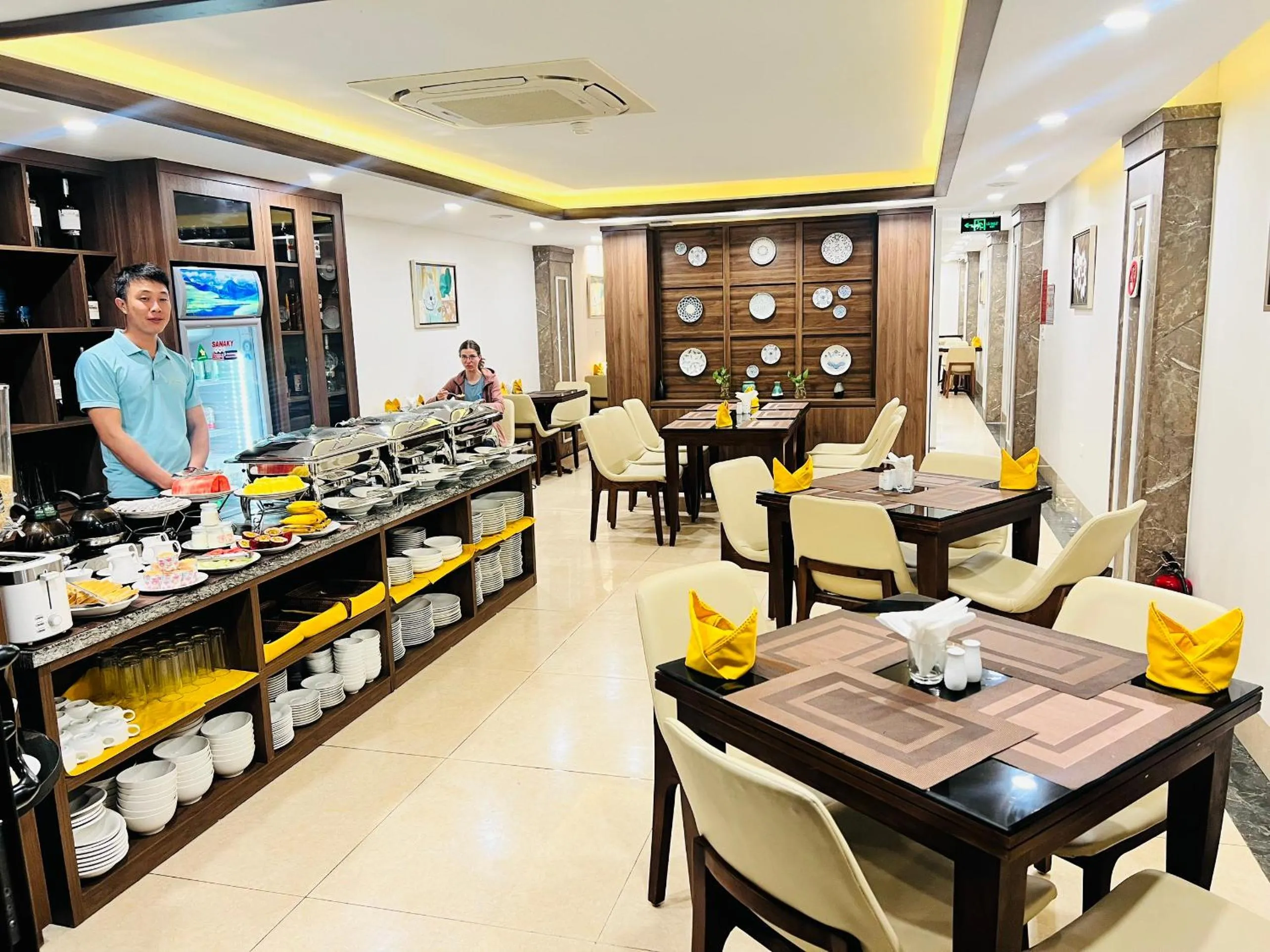 Restaurant/places to eat in Catba View Hotel