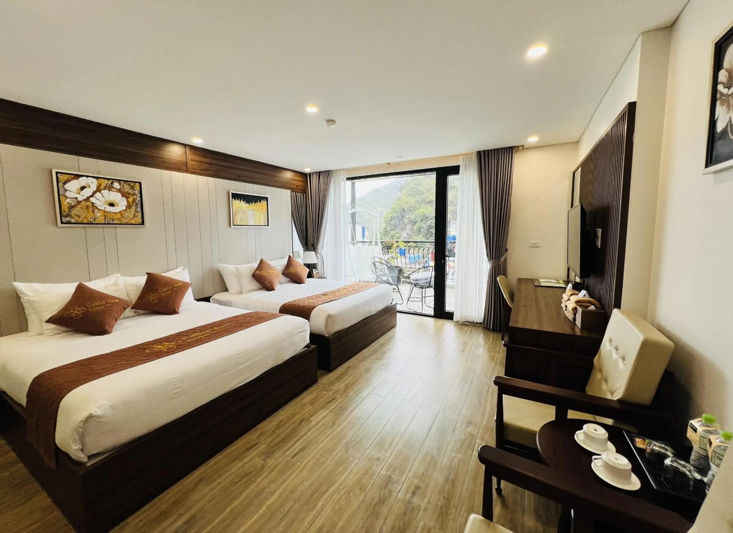 Photo of the whole room, Bed in Catba View Hotel