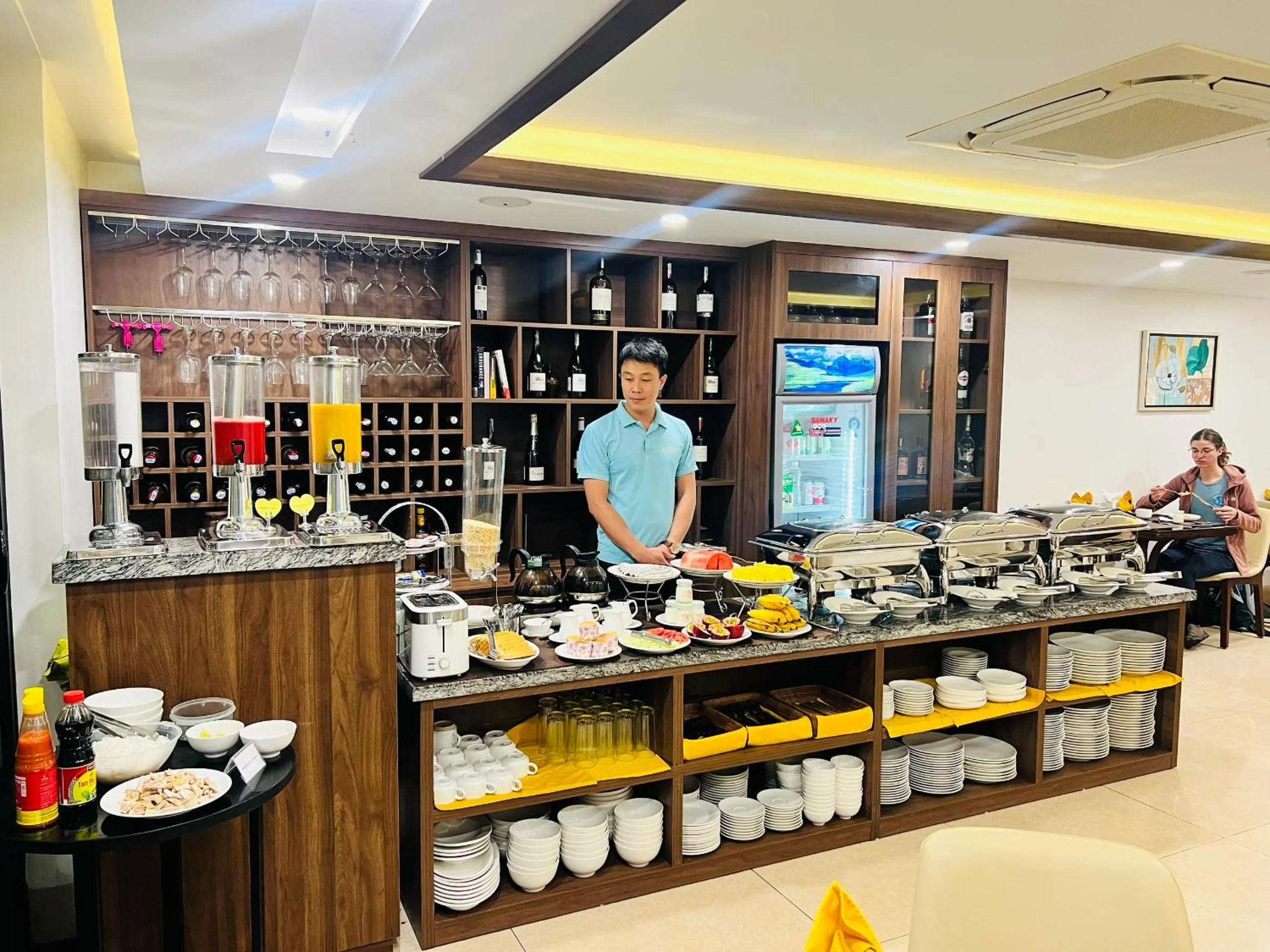 Restaurant/places to eat in Catba View Hotel