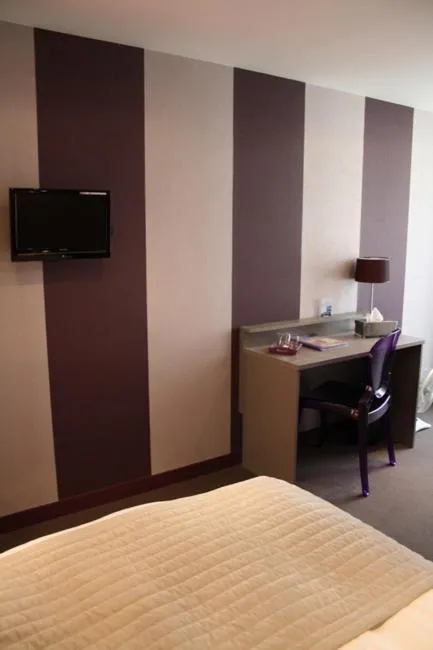 Decorative detail in O Prestige