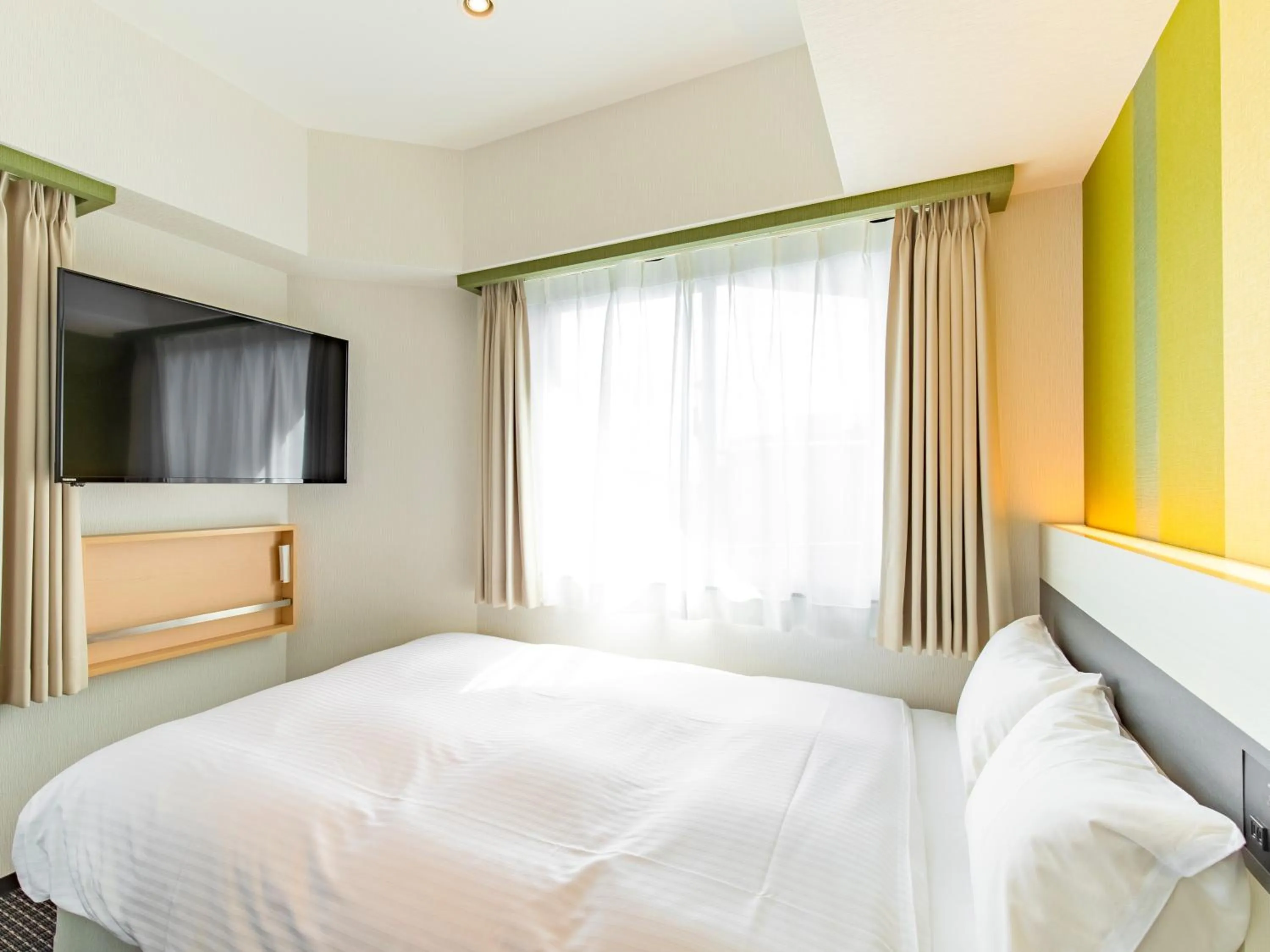 Photo of the whole room, Bed in CHISUN STANDARD Kyoto Horikawa Gojo