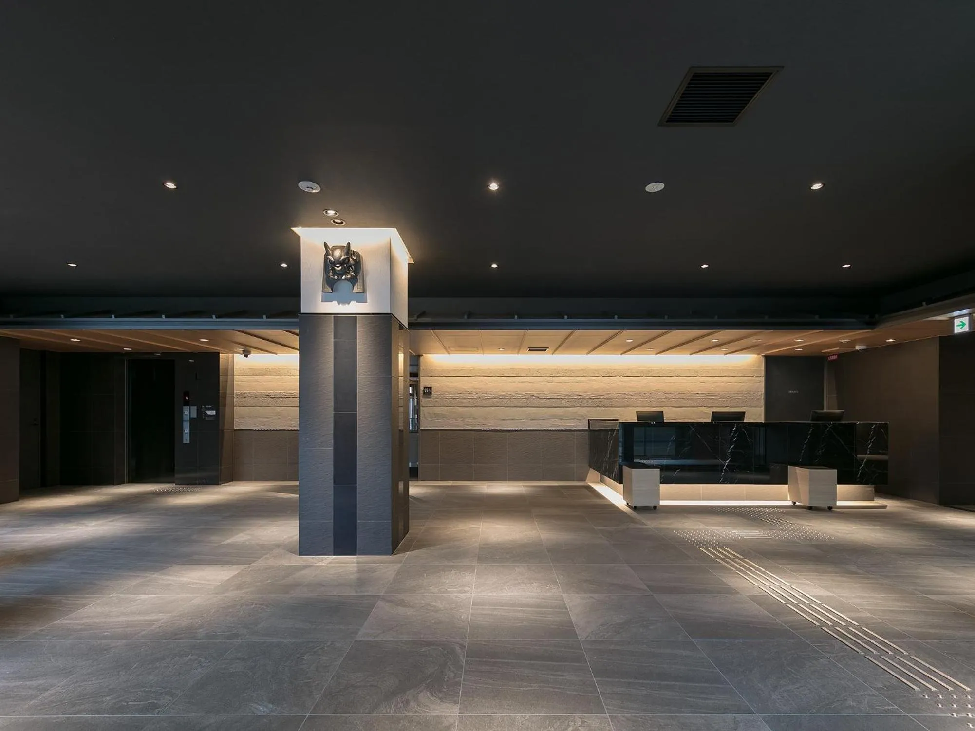Lobby or reception in CHISUN STANDARD Kyoto Horikawa Gojo