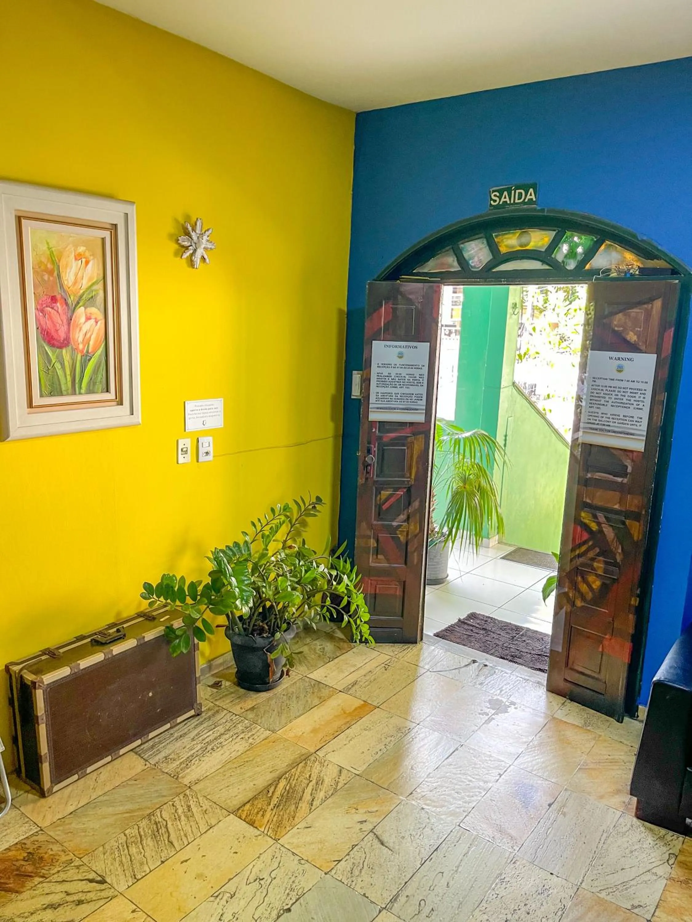 Lobby or reception in Onça da Praia Hostel
