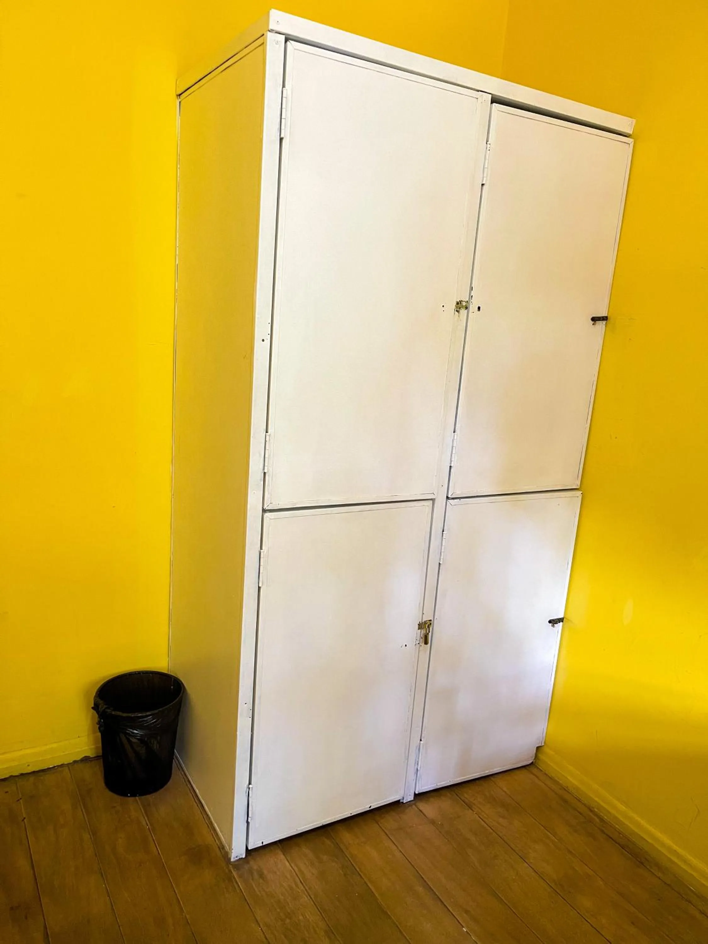 wardrobe in Onça da Praia Hostel