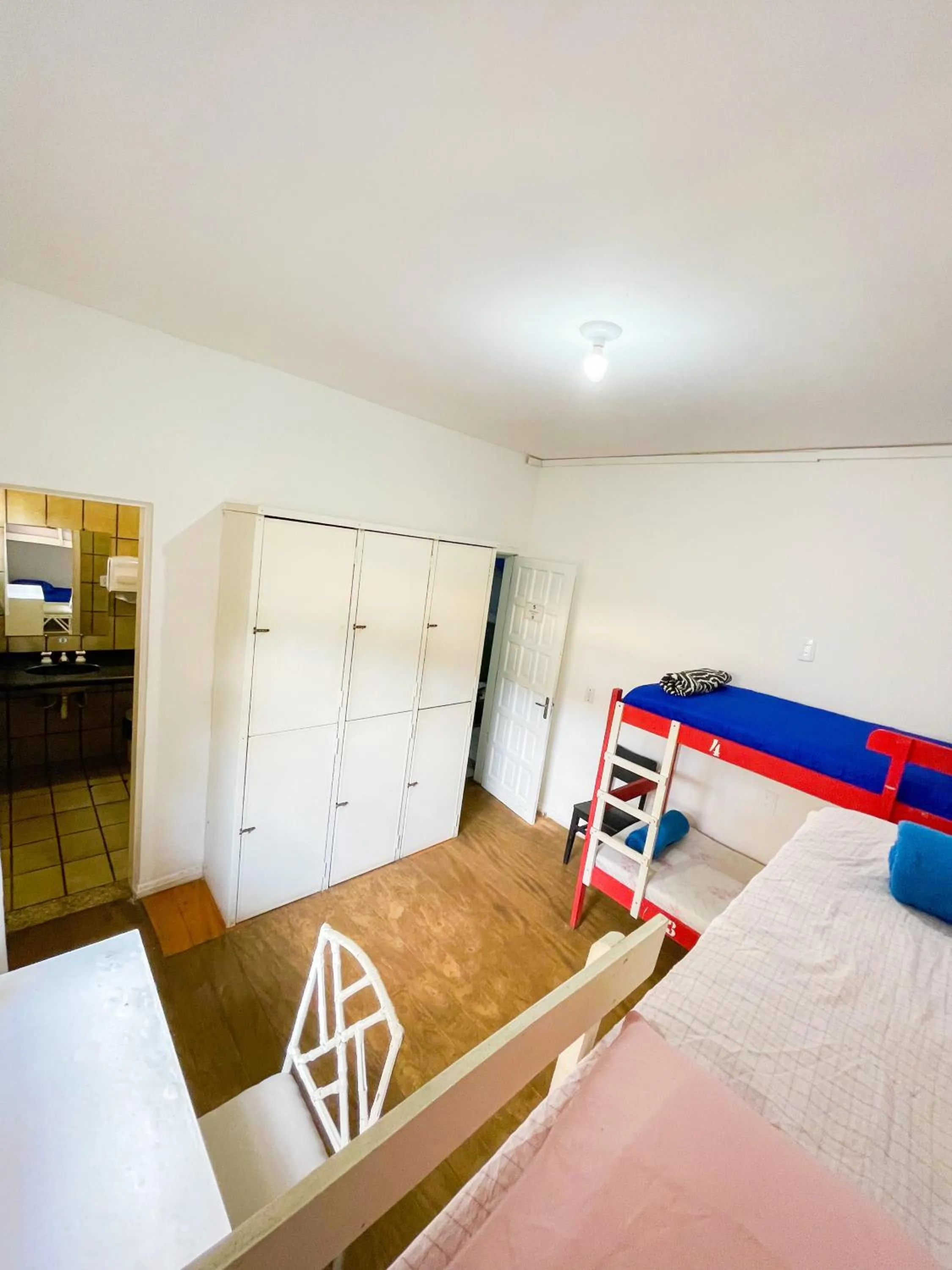 Photo of the whole room, Bed in Onça da Praia Hostel