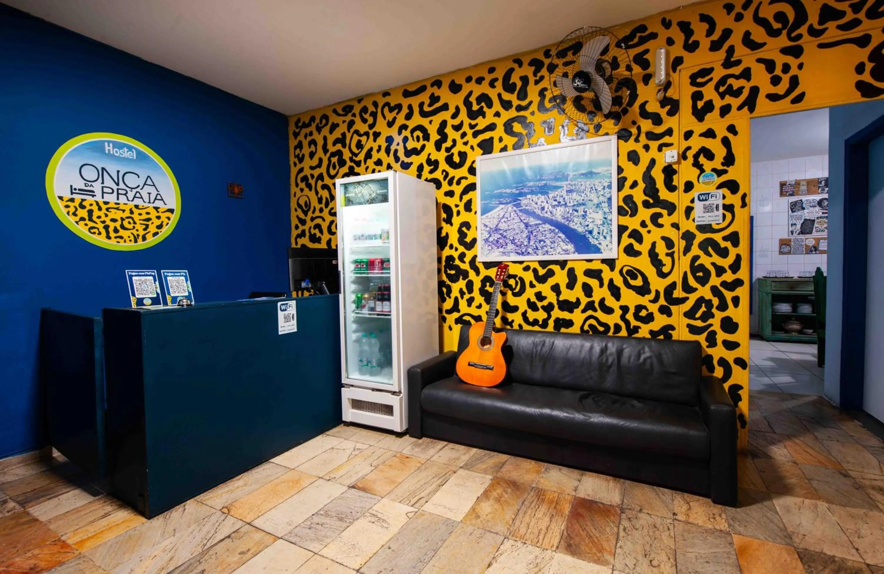 Lobby or reception in Onça da Praia Hostel