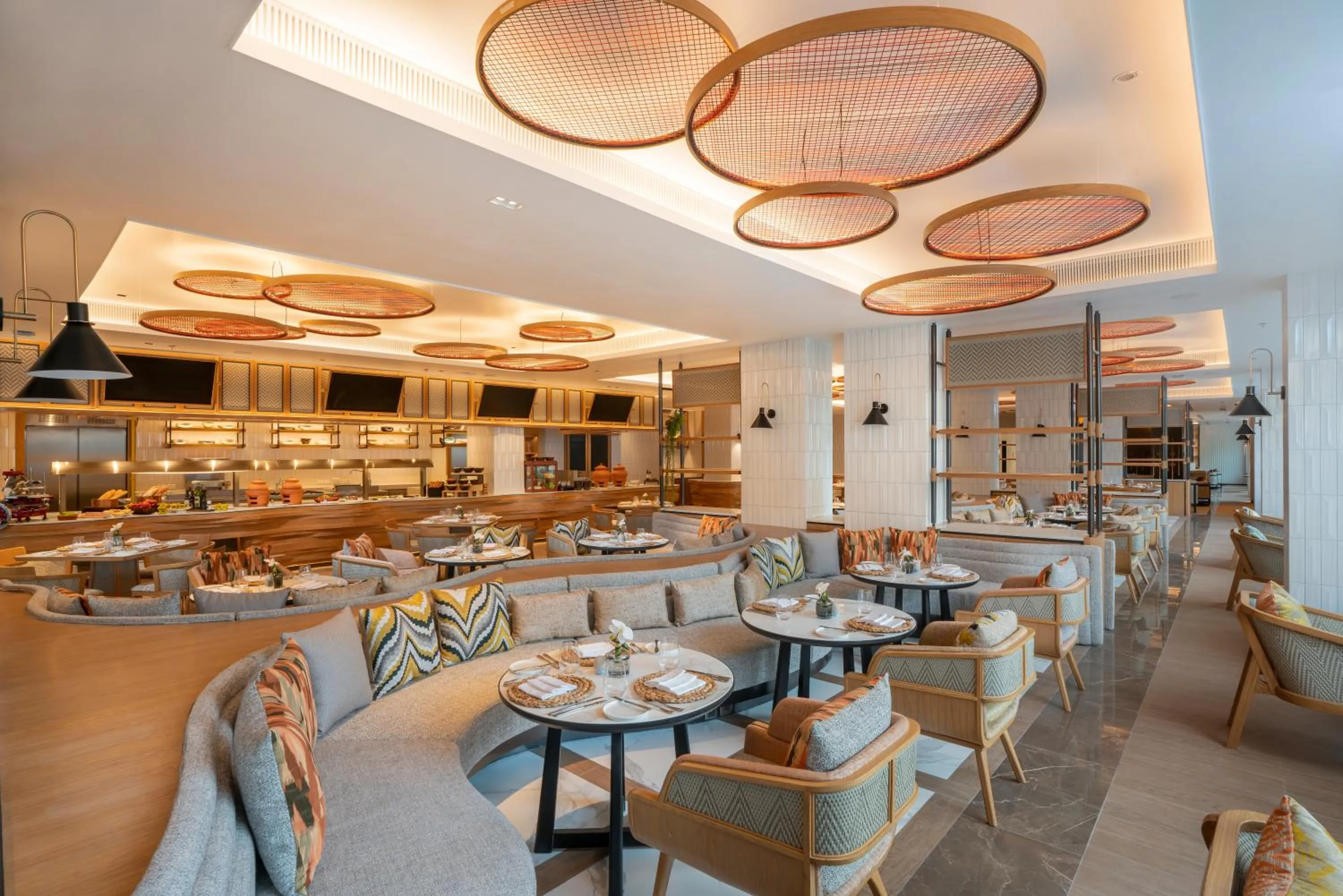 Restaurant/places to eat in Melia Chiang Mai