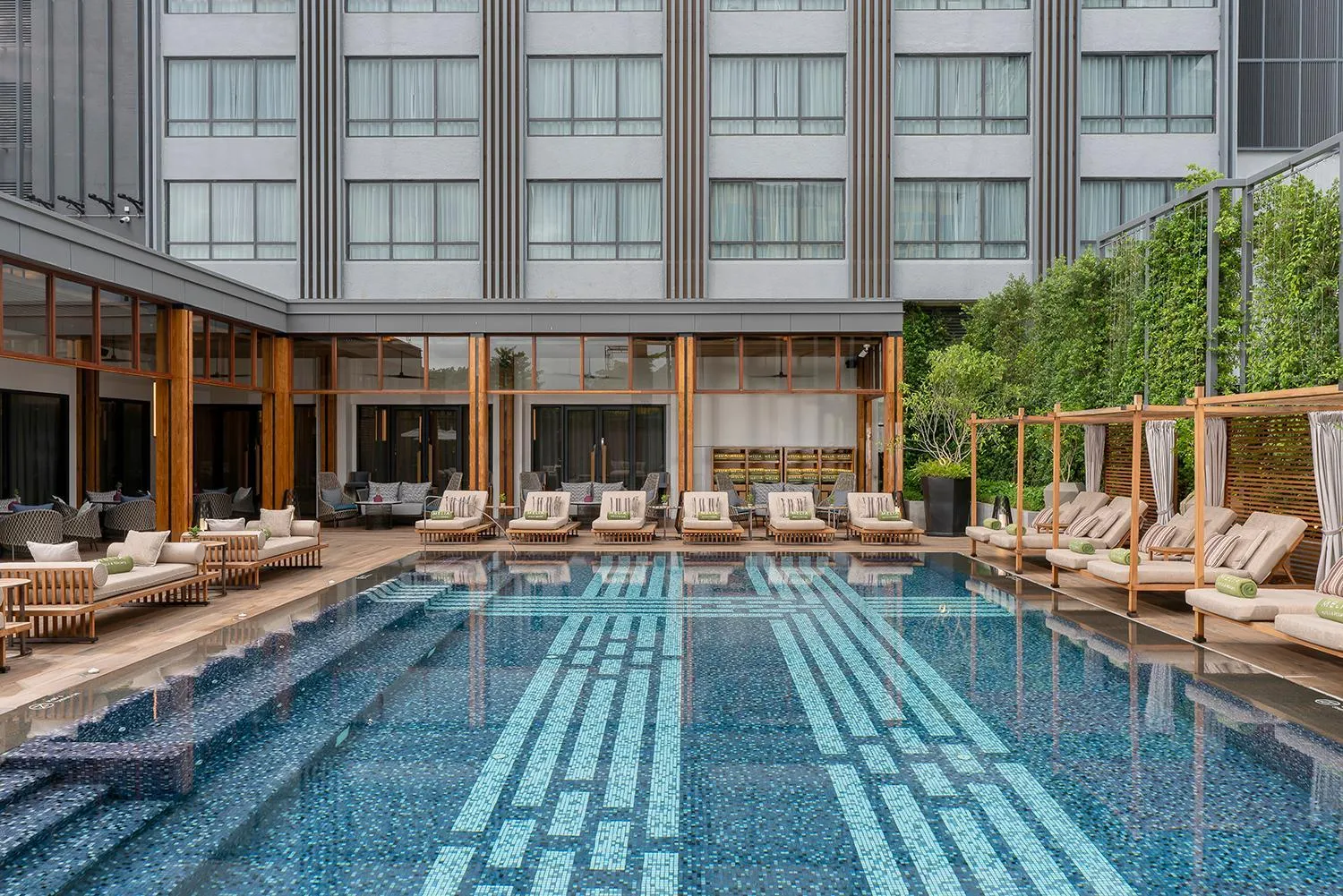 Swimming pool in Melia Chiang Mai