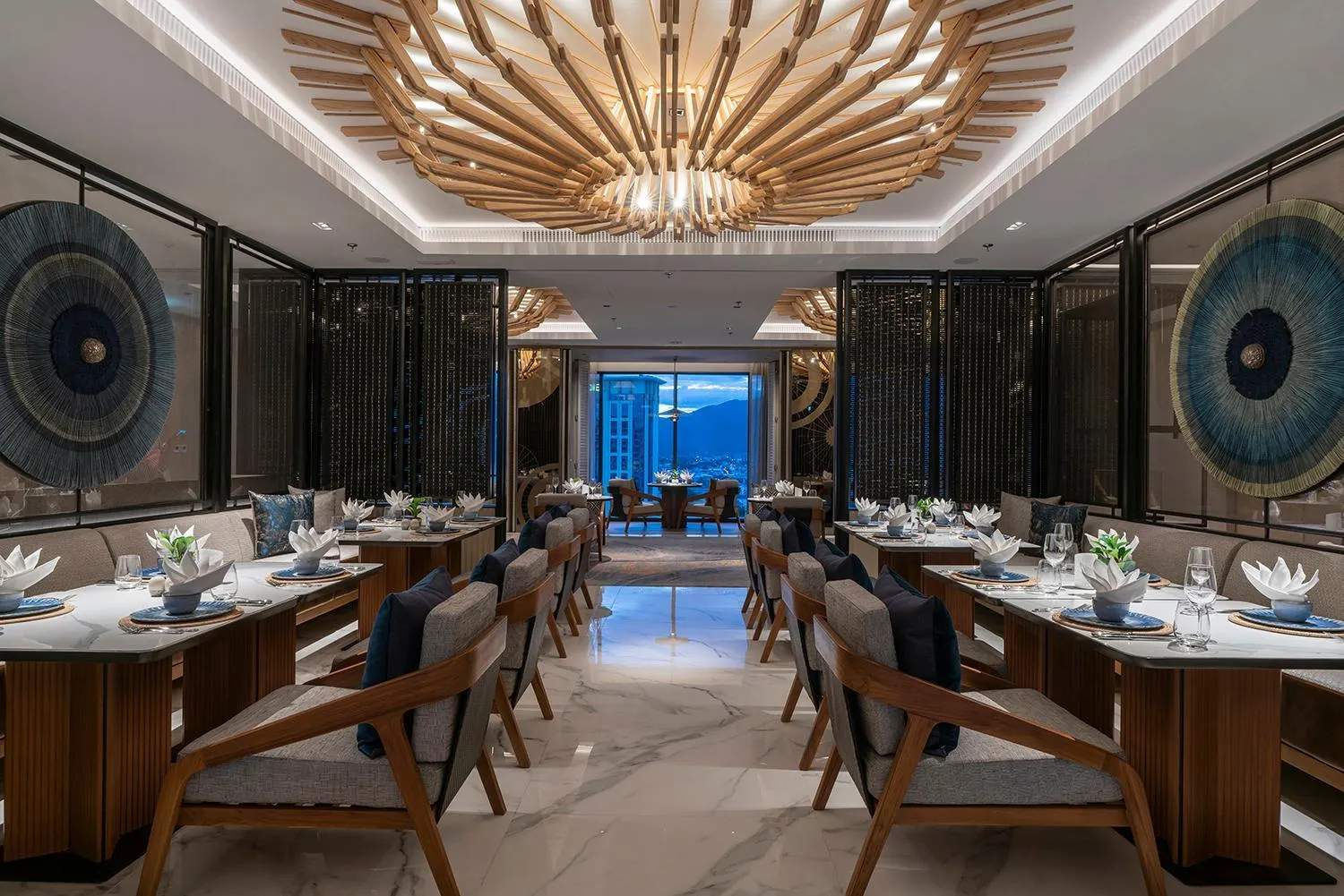 Restaurant/places to eat in Melia Chiang Mai