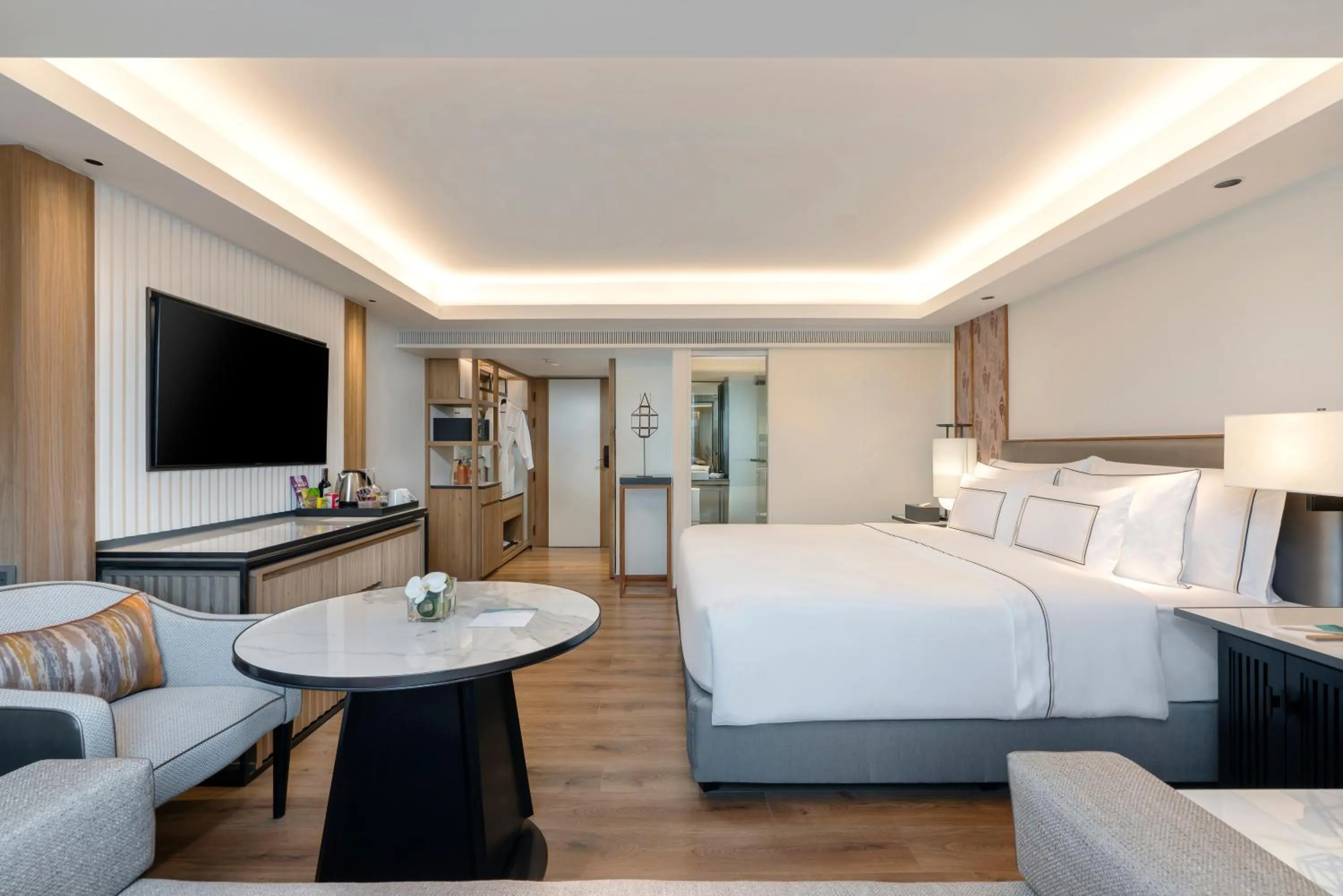 Photo of the whole room, Bed in Melia Chiang Mai