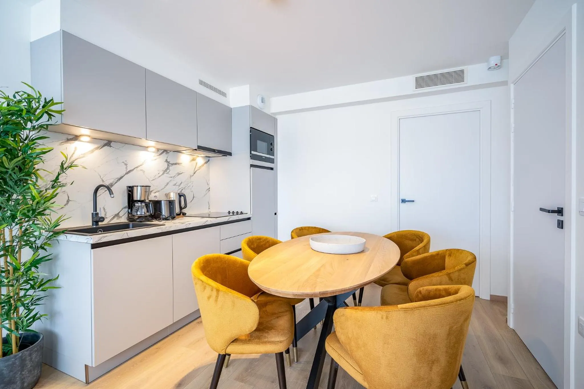 Kitchen or kitchenette in Evancy Trésors d'Opale