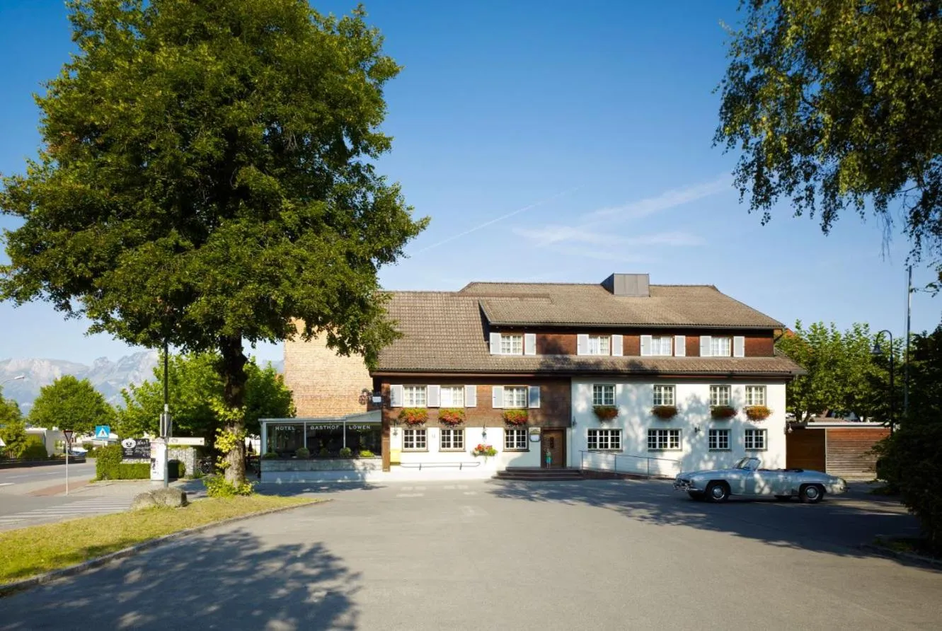 Property building in Hotel Gasthaus Löwen