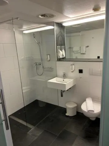 Bathroom in Hotel Gasthaus Löwen