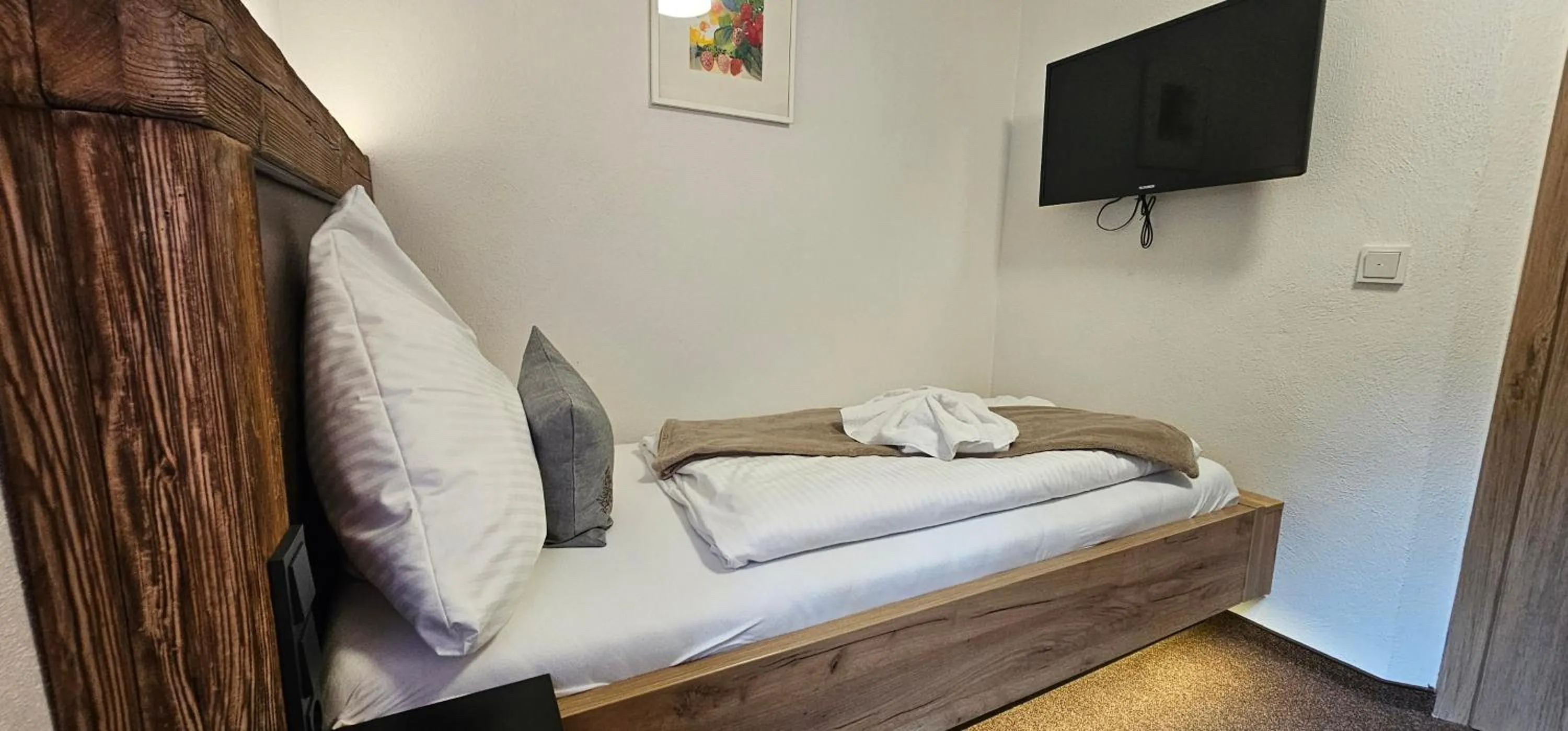 Photo of the whole room, Bed in Schwaben Resort Ebnisee