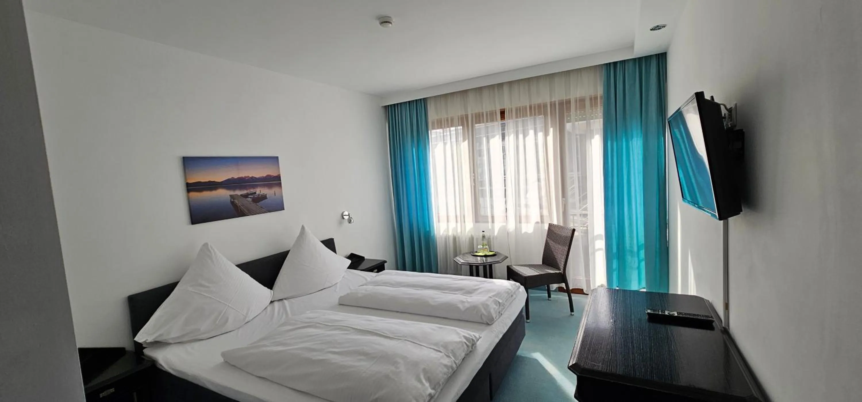 Photo of the whole room, Bed in Schwaben Resort Ebnisee