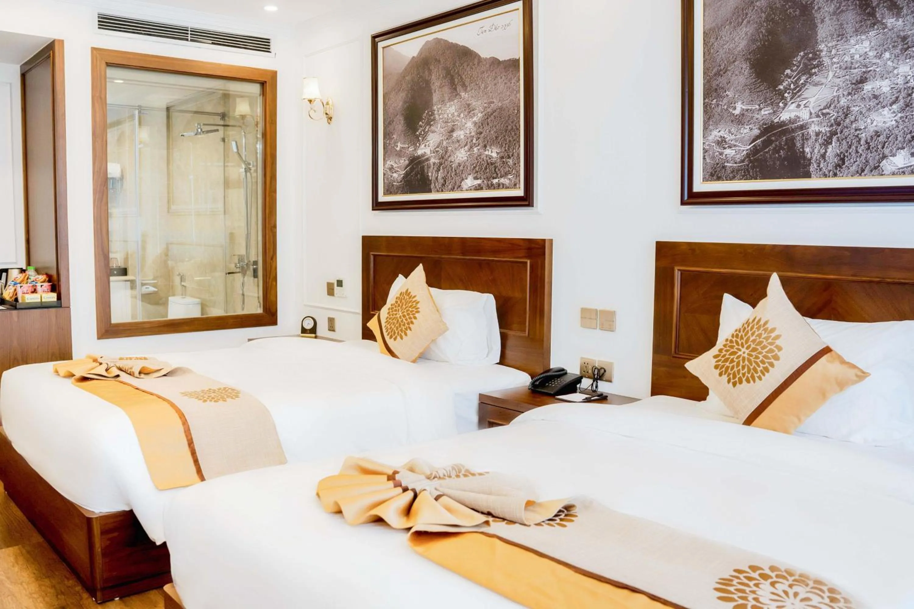 Bed in Camellia Luxury Hotel Tam Đảo