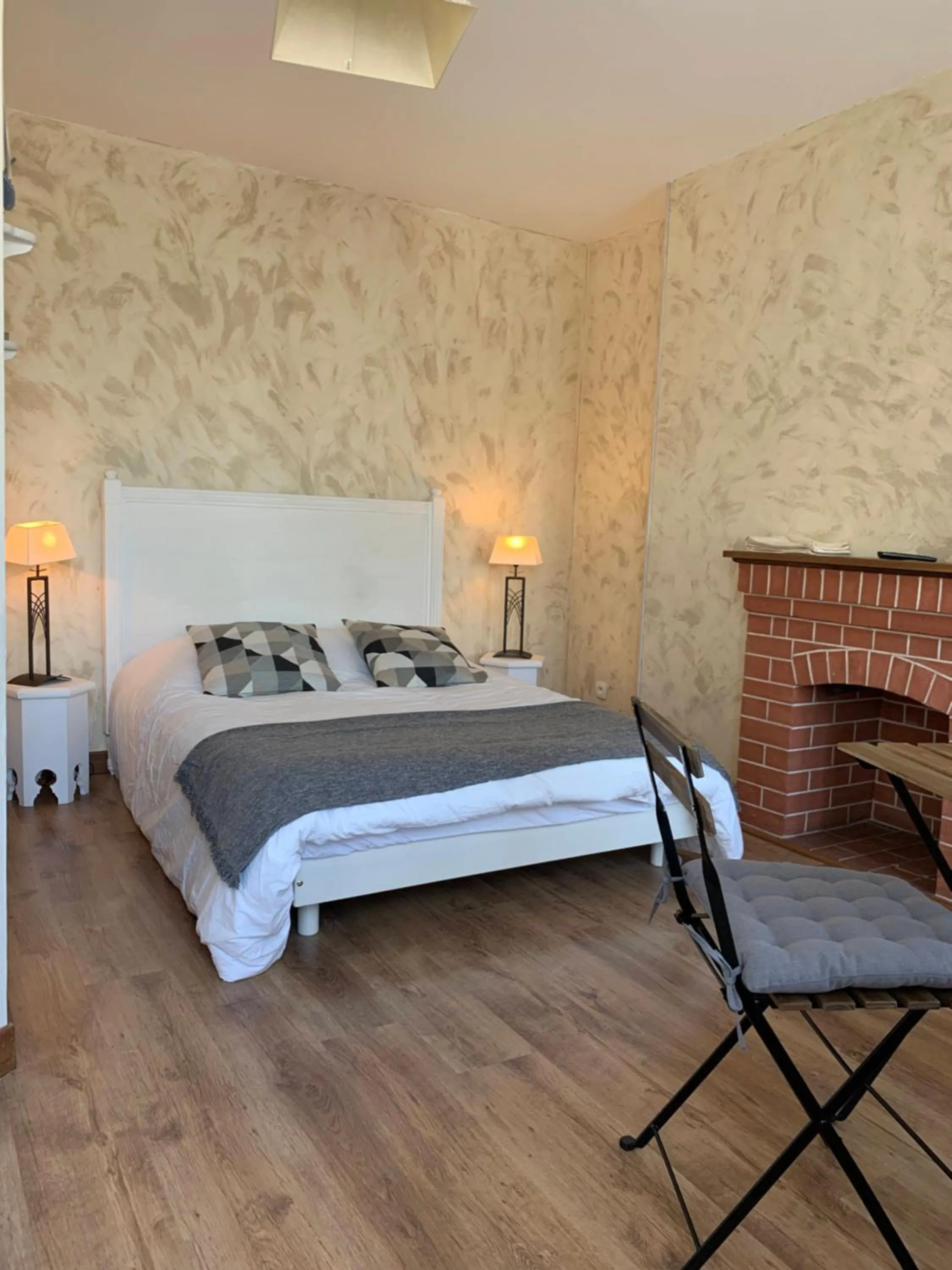 Bed in Les Mouettes Blessées