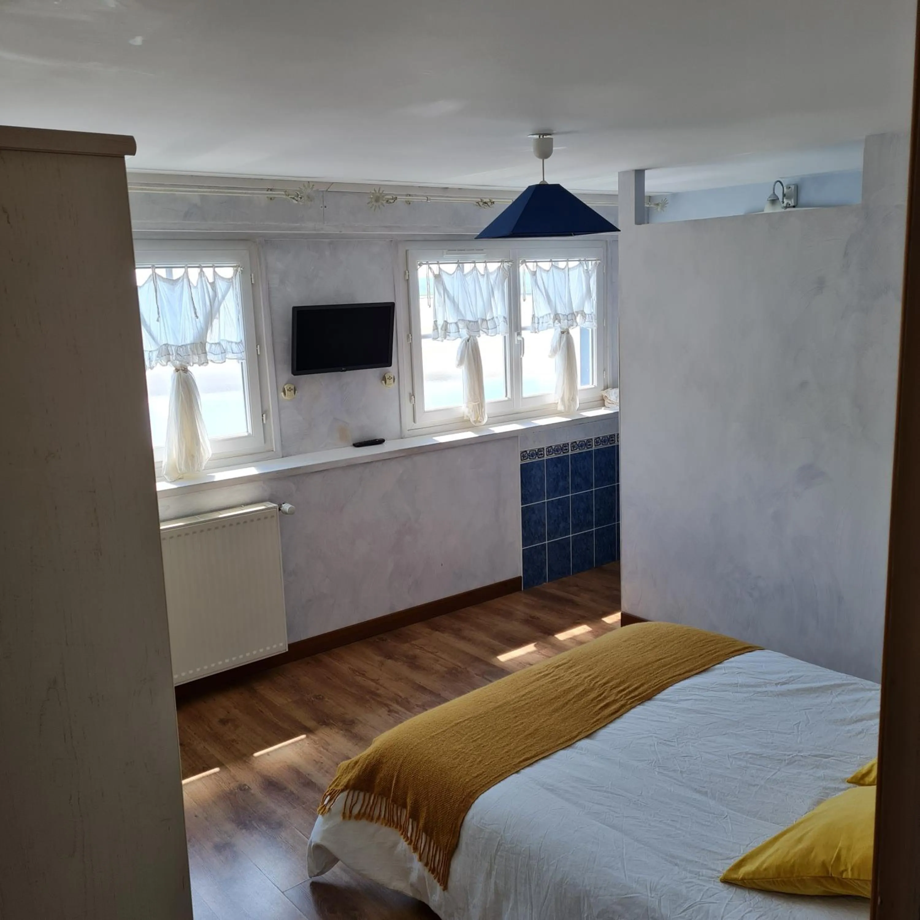 Bed in Les Mouettes Blessées