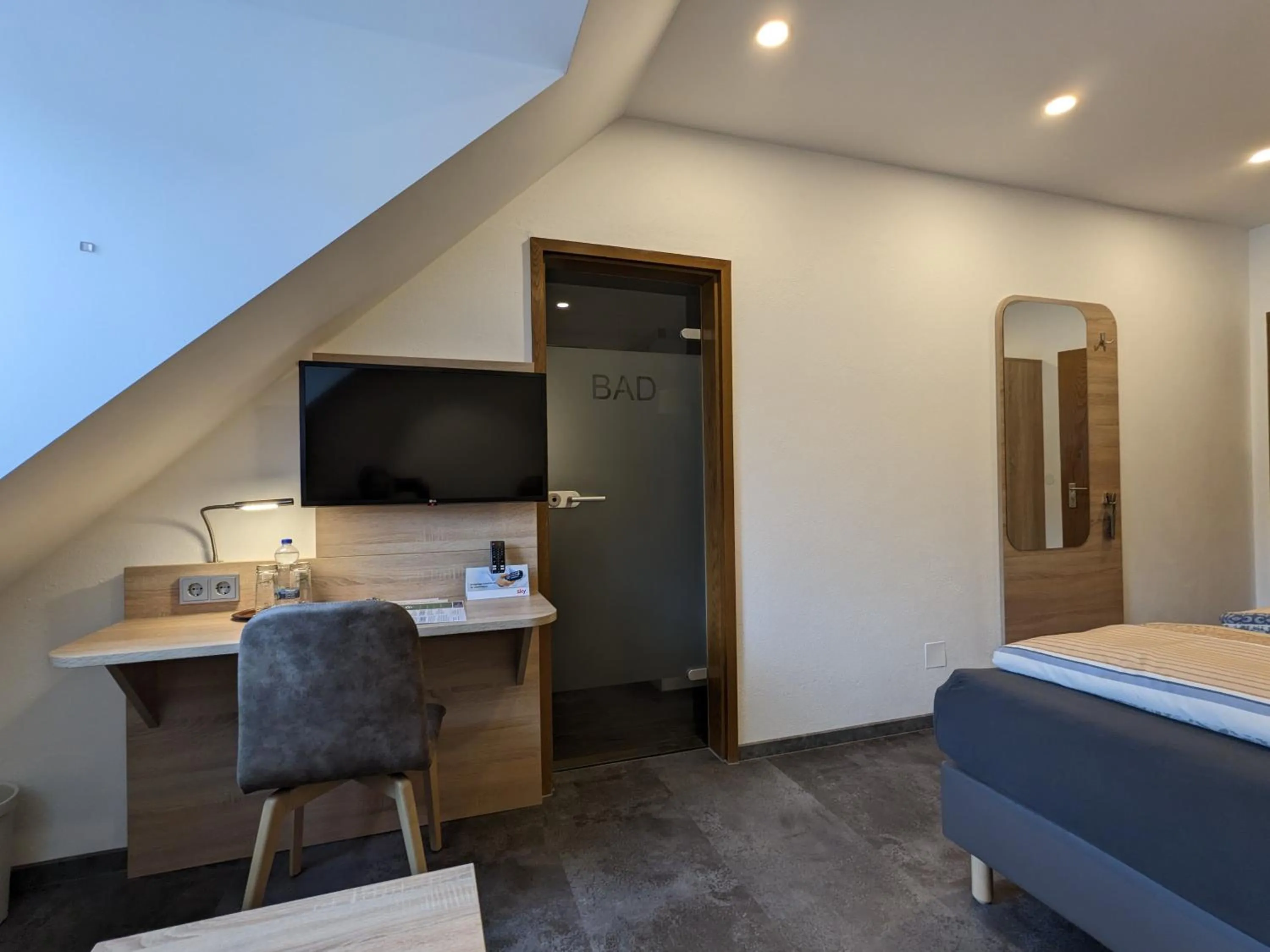 TV and multimedia, Bed in Zum Schwarzen Bären