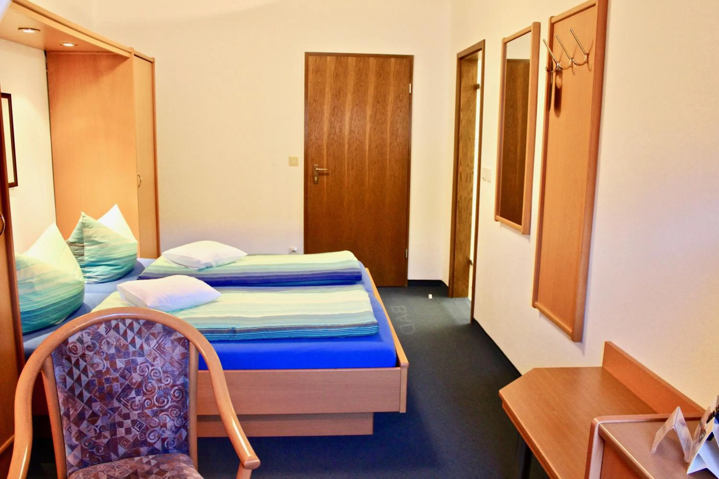 Photo of the whole room, Bed in Zum Schwarzen Bären