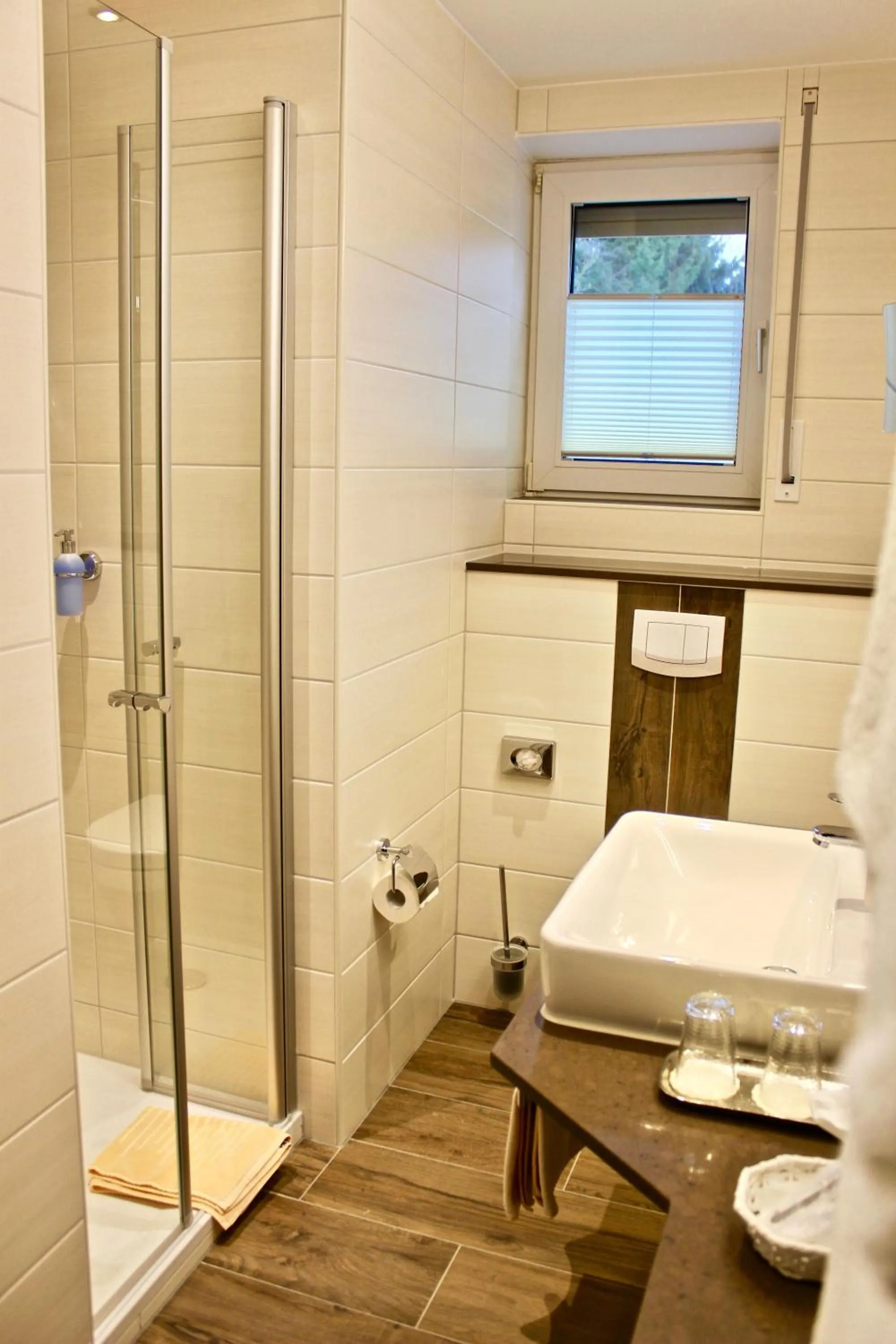 Bathroom in Zum Schwarzen Bären