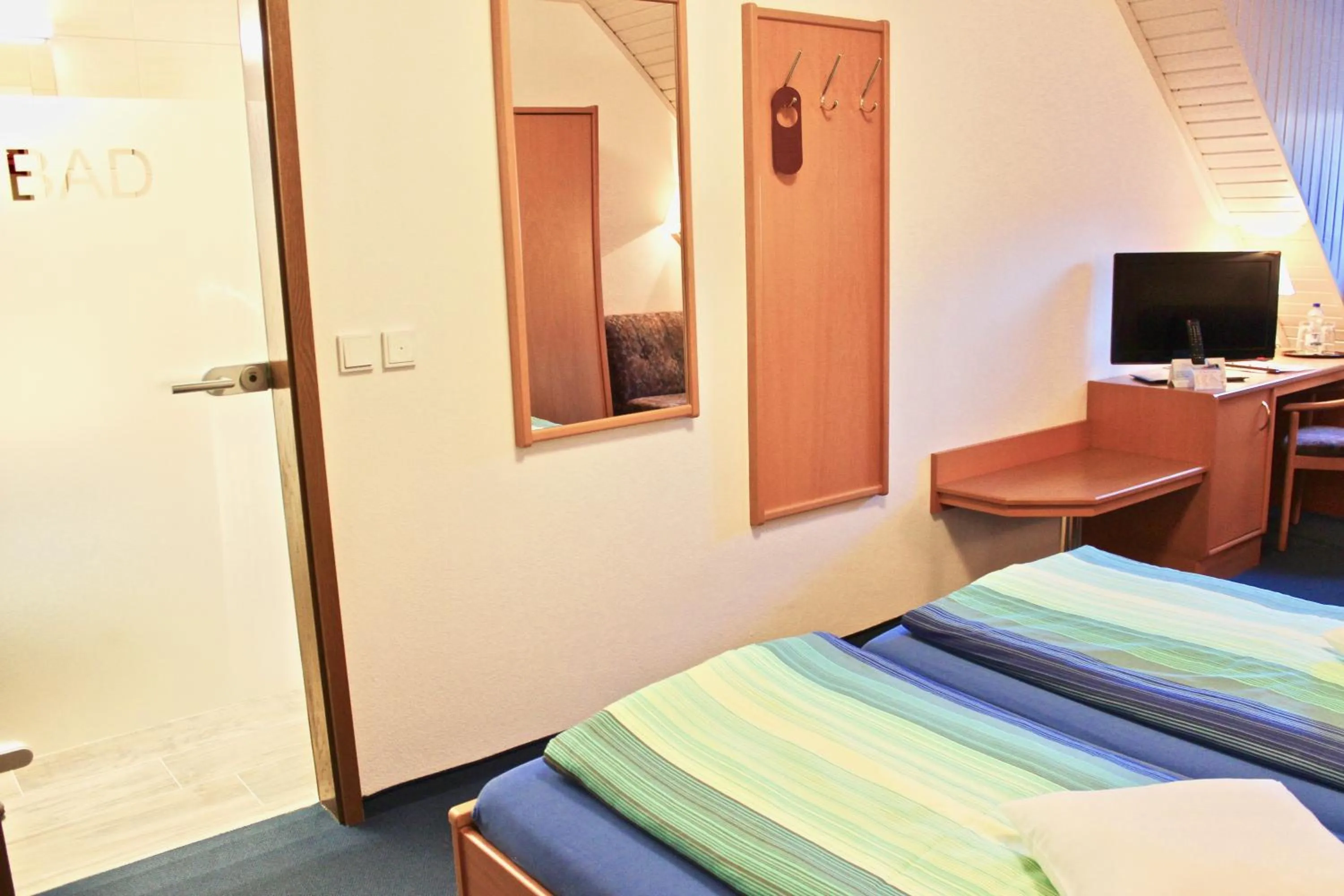 Photo of the whole room, Bed in Zum Schwarzen Bären