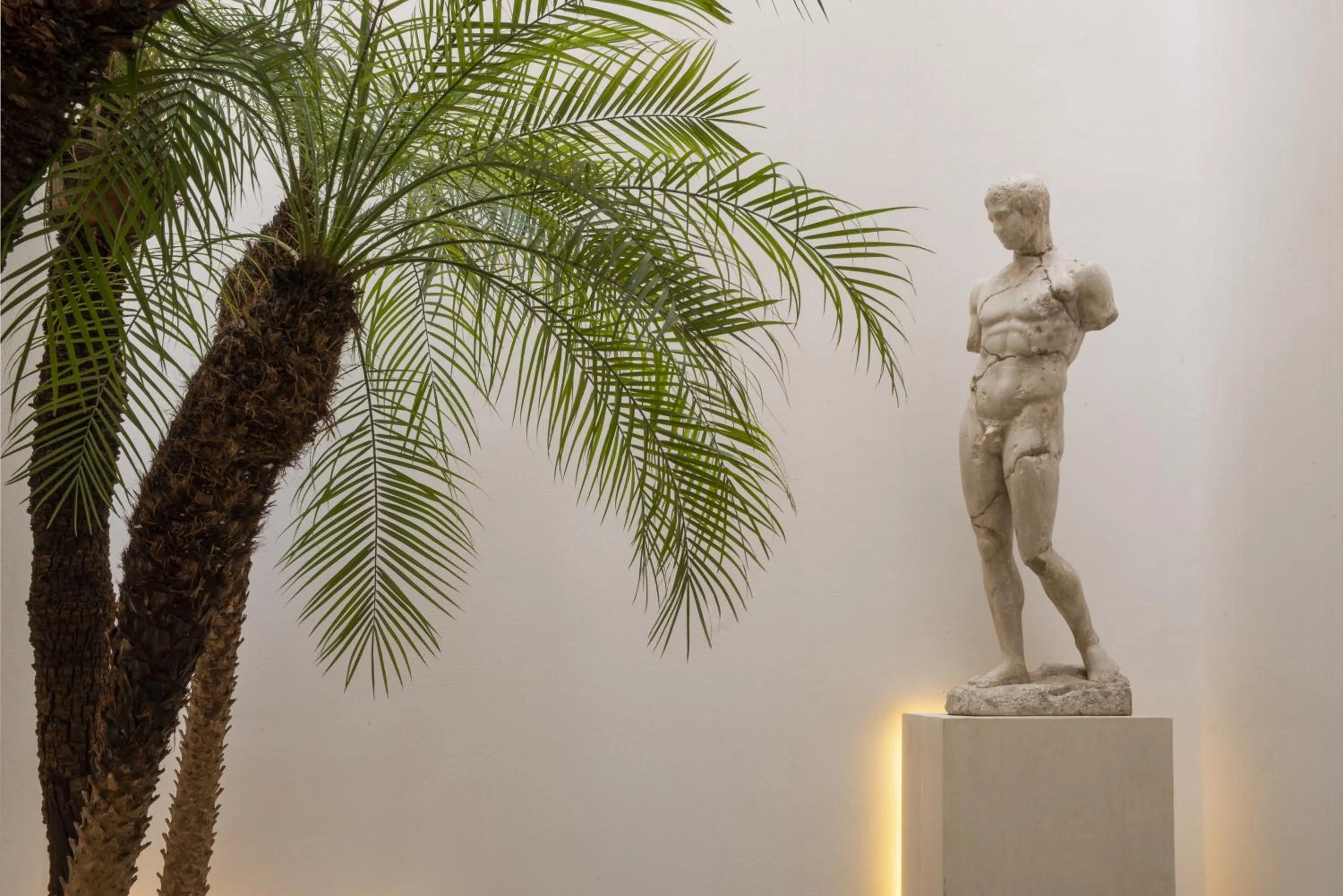 Swimming pool in Palazzo Lecce - Epoca Collection