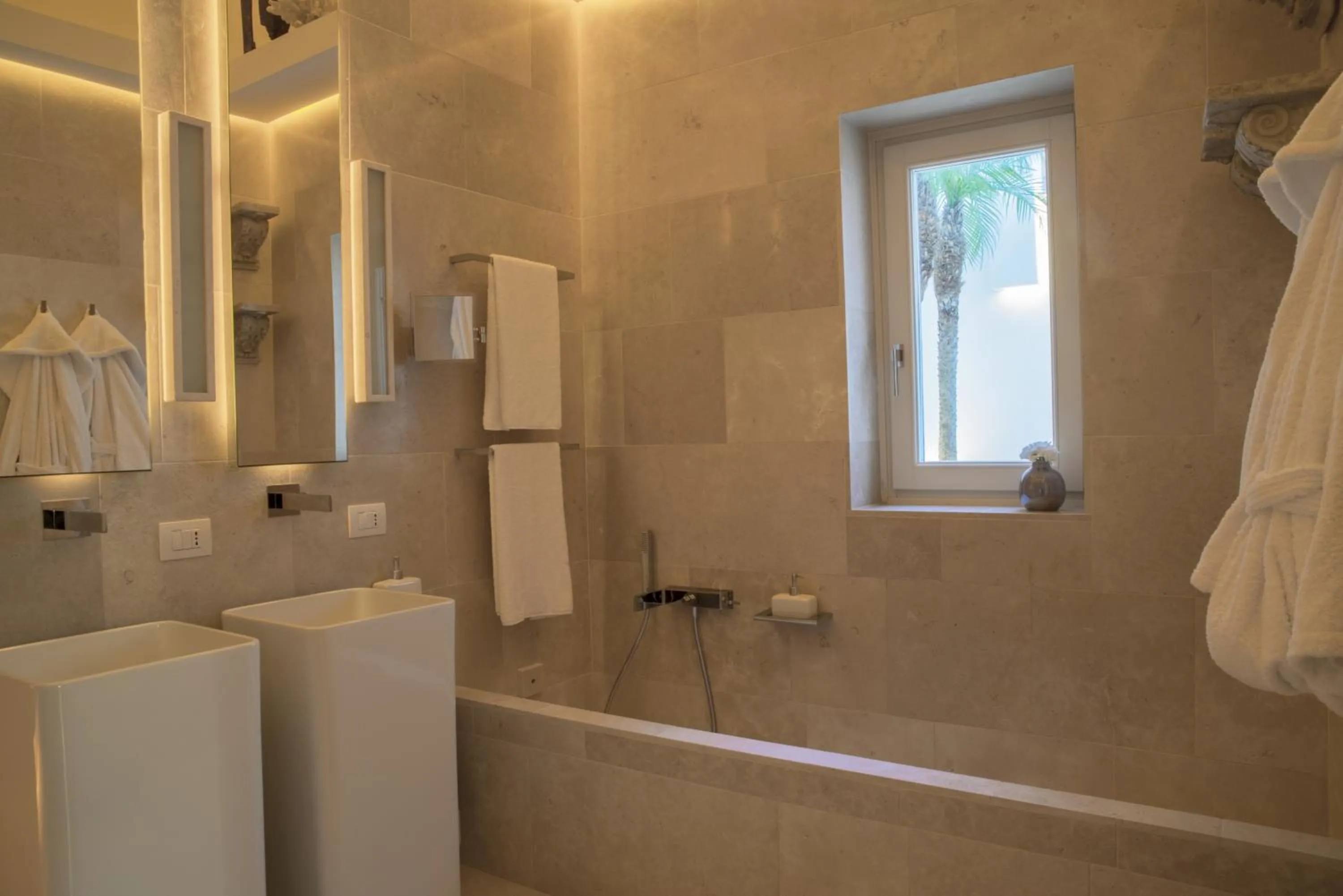 Bathroom in Palazzo Lecce - Epoca Collection