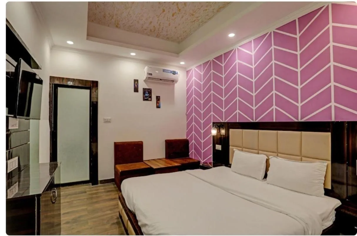 Bed in Madpackers Khajuraho