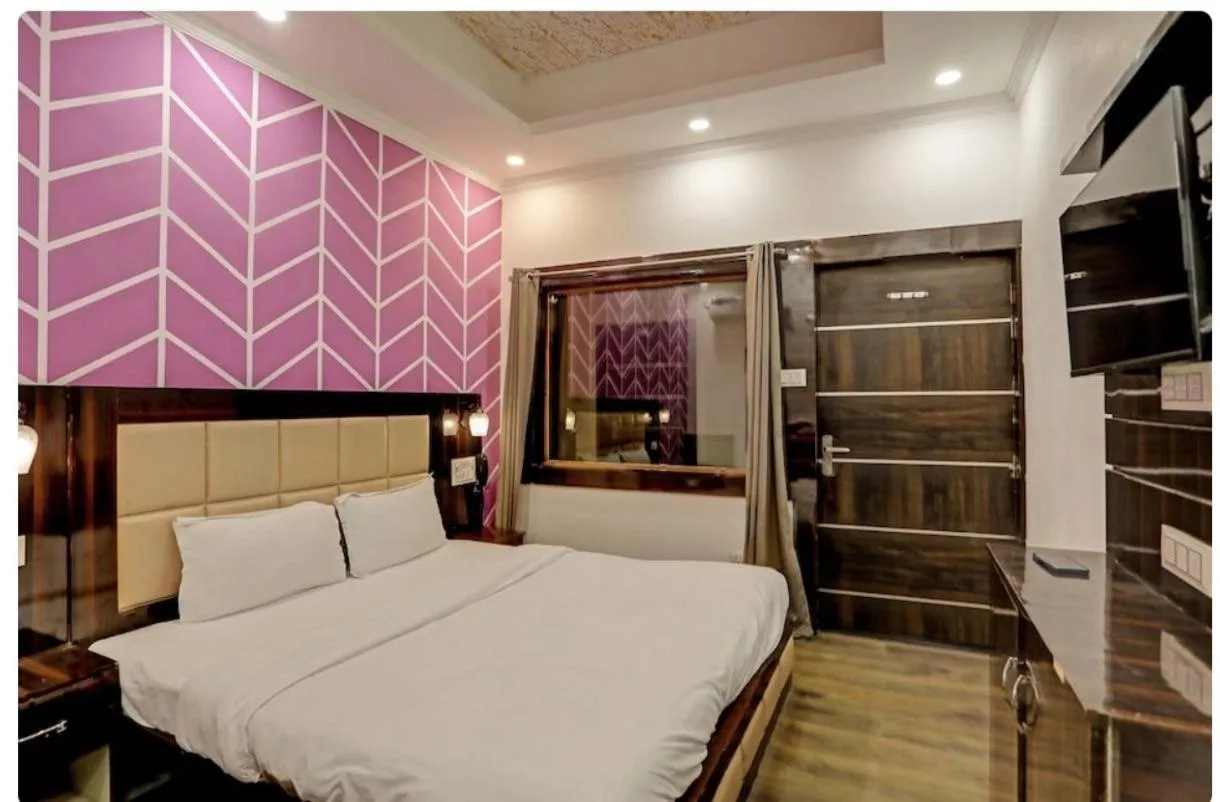 Bed in Madpackers Khajuraho