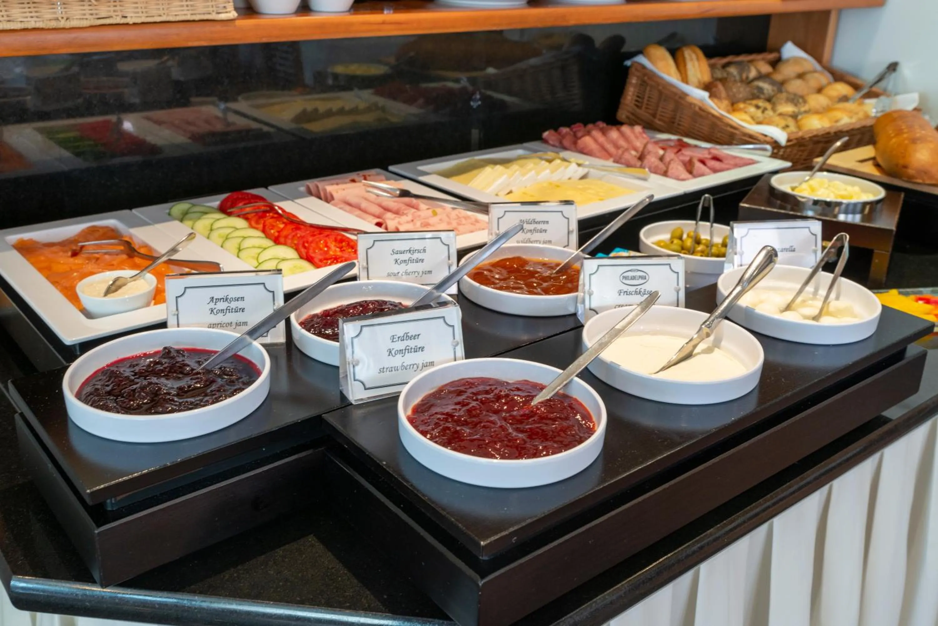 Buffet breakfast in Hotel am Stadtgarten