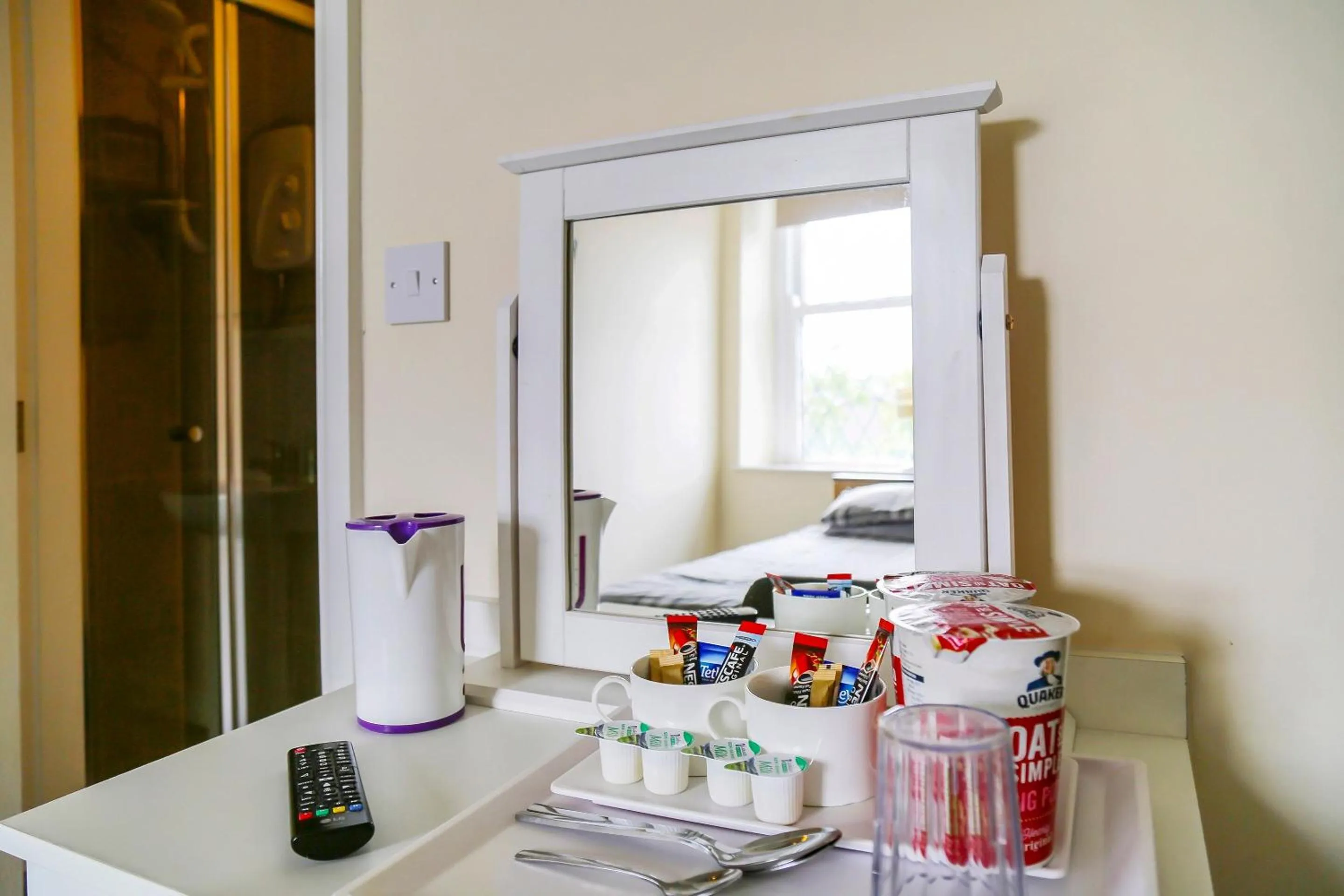 Bedroom in OYO Castle Hotel, Accrington