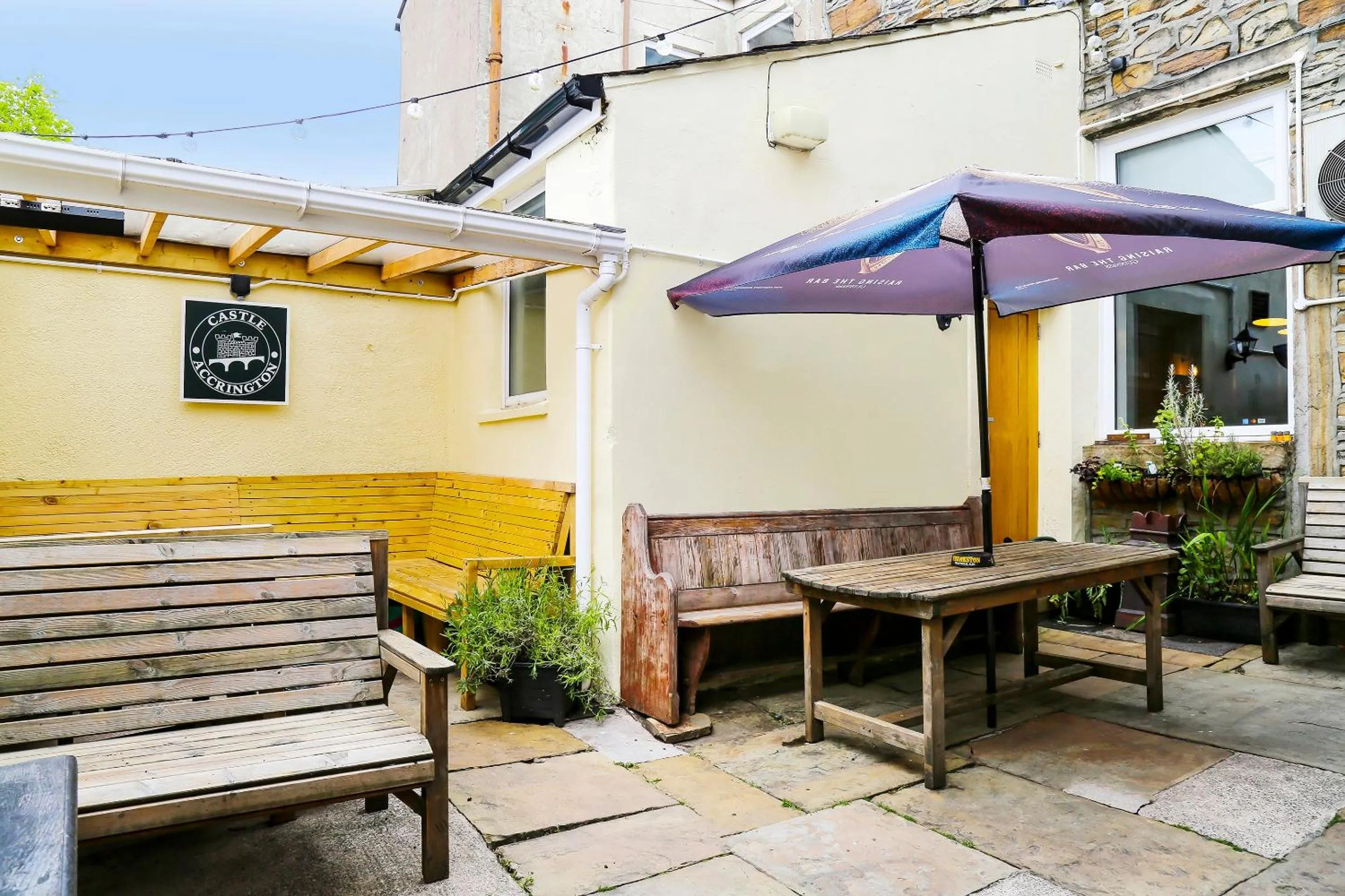 Lobby or reception in OYO Castle Hotel, Accrington