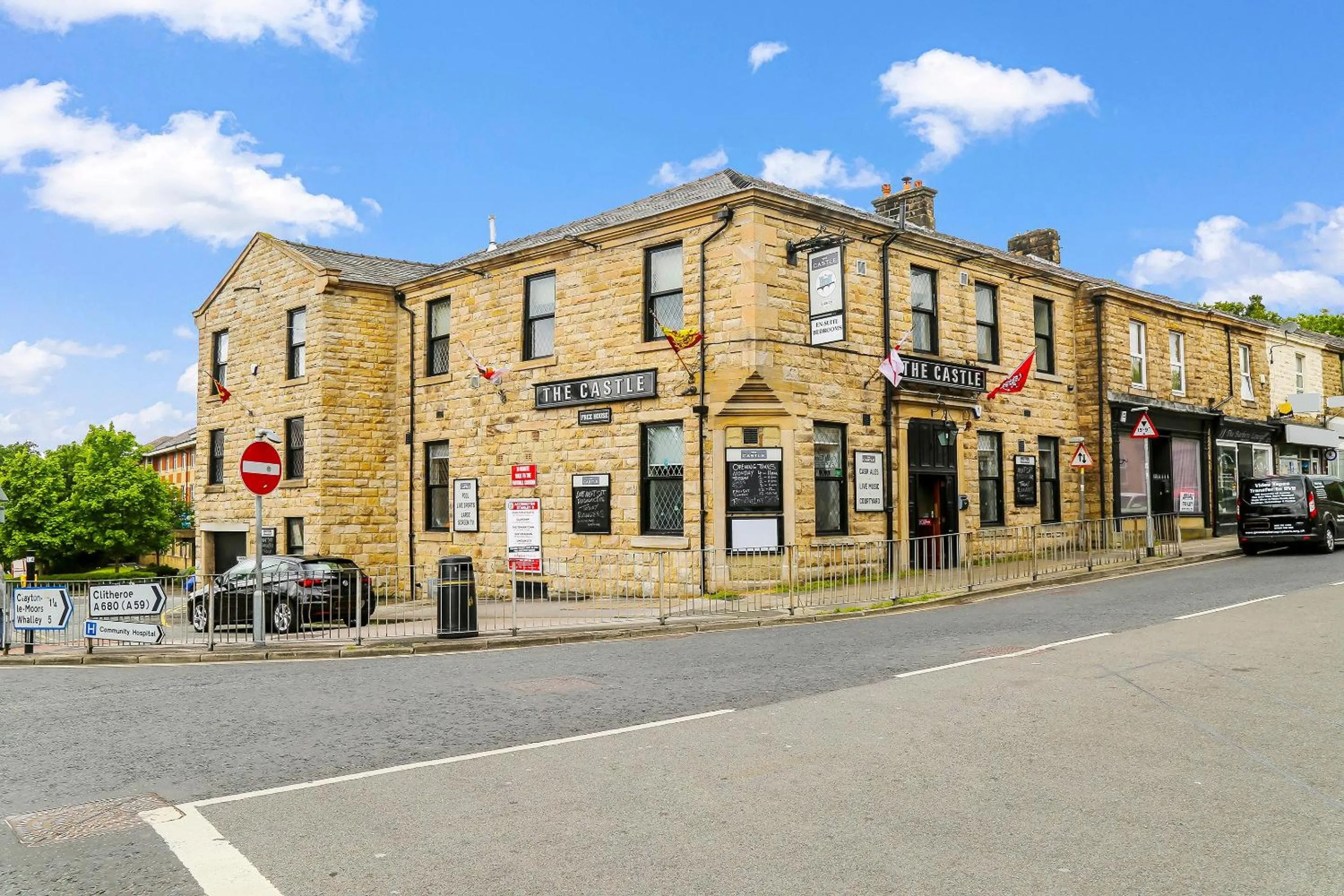 Facade/entrance in OYO Castle Hotel, Accrington