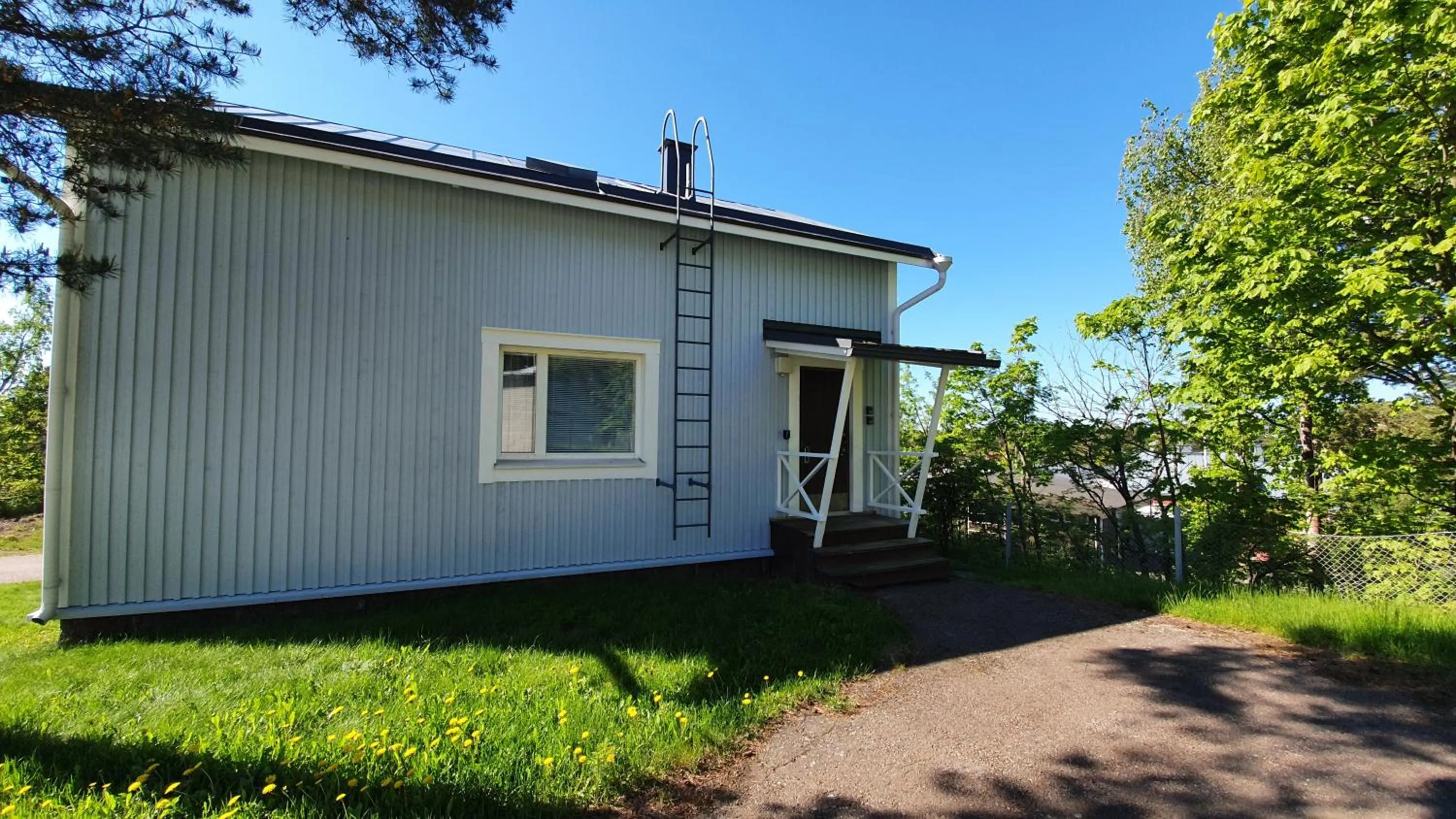 Property building in Vanha-Merivartioasema