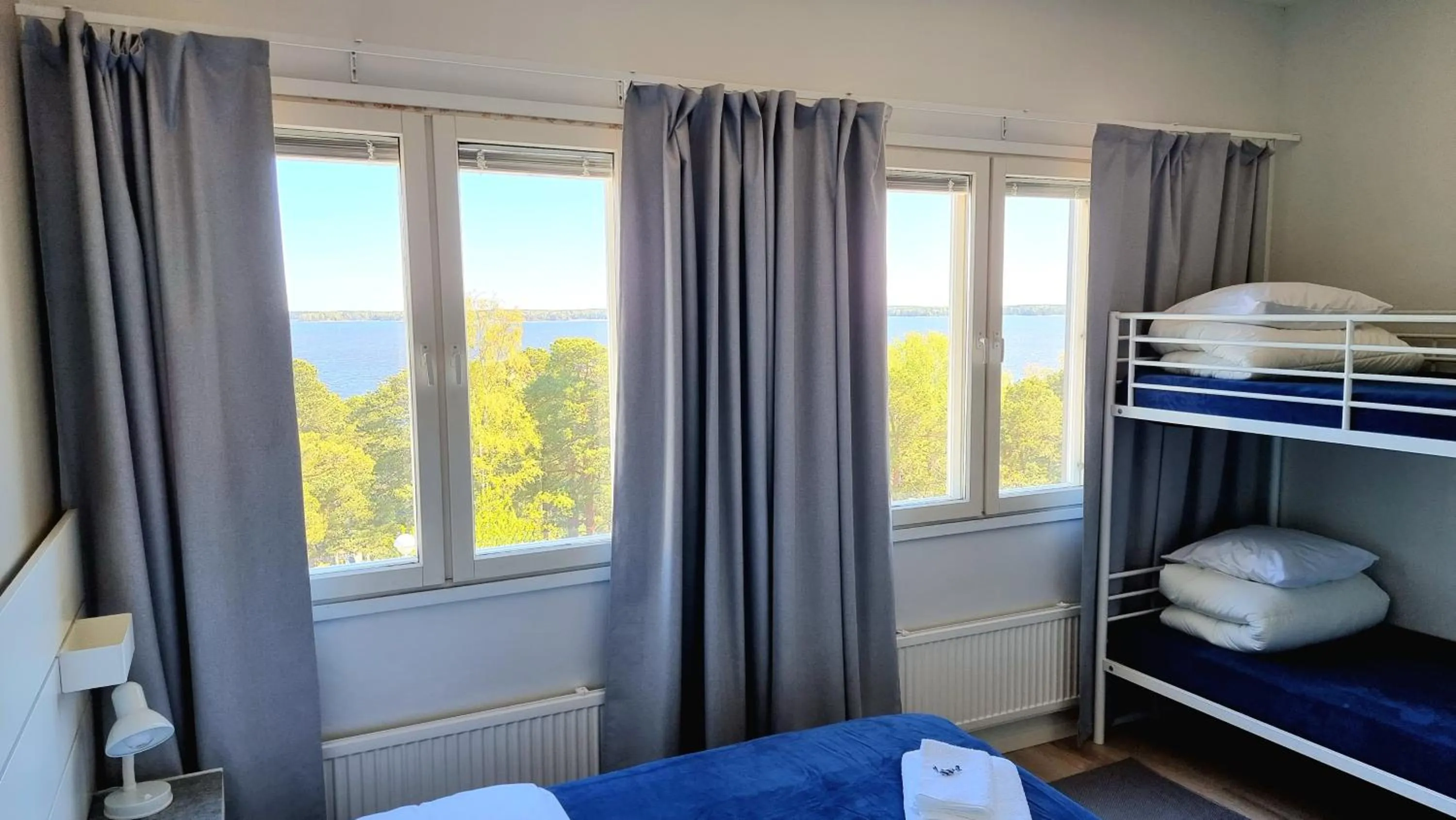 Sea view, Bed in Vanha-Merivartioasema