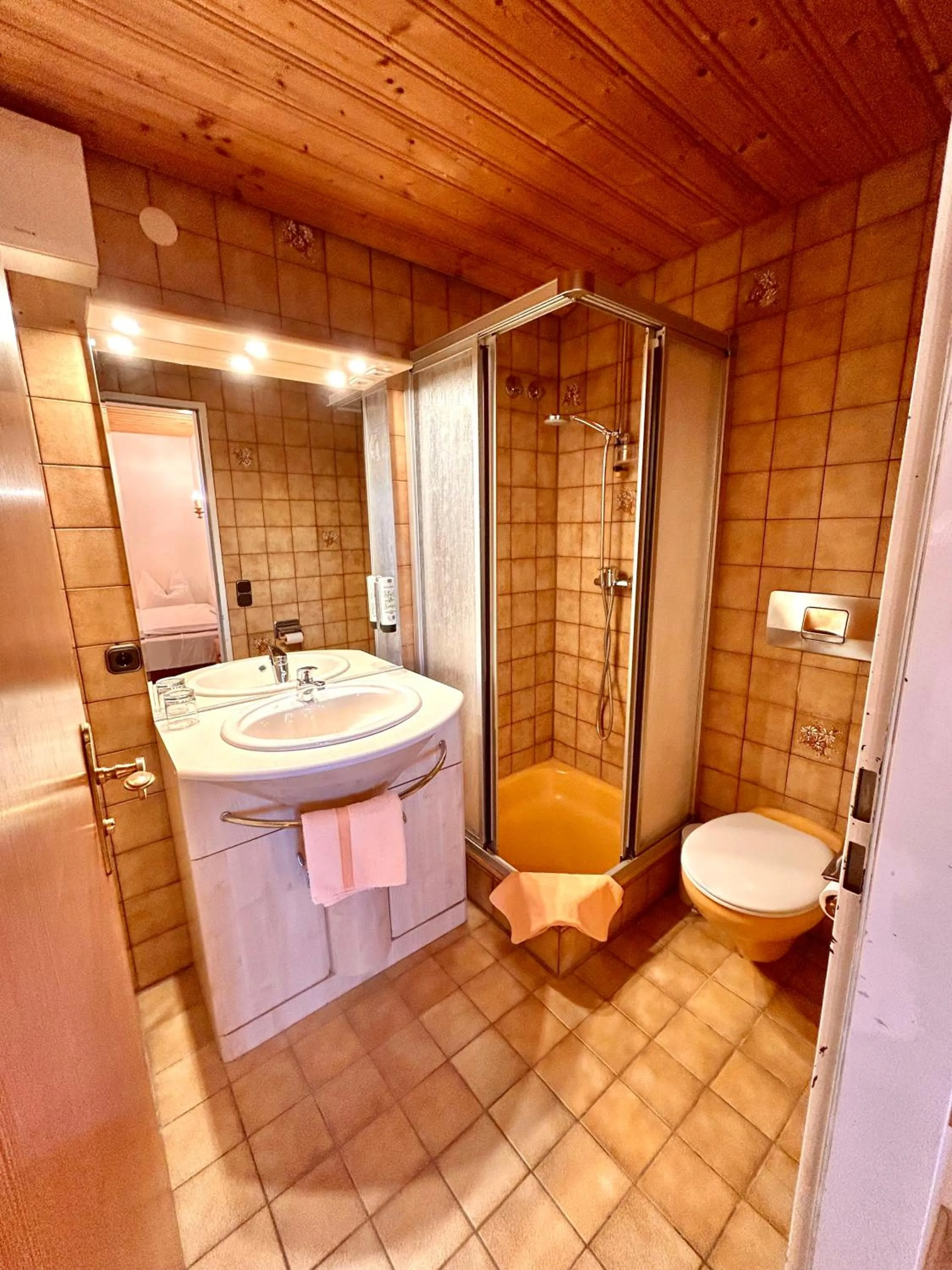 Bathroom in Landhotel Huberhof
