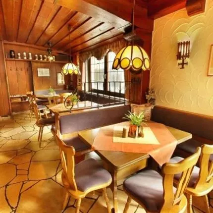 Restaurant/places to eat in Braunes Ross